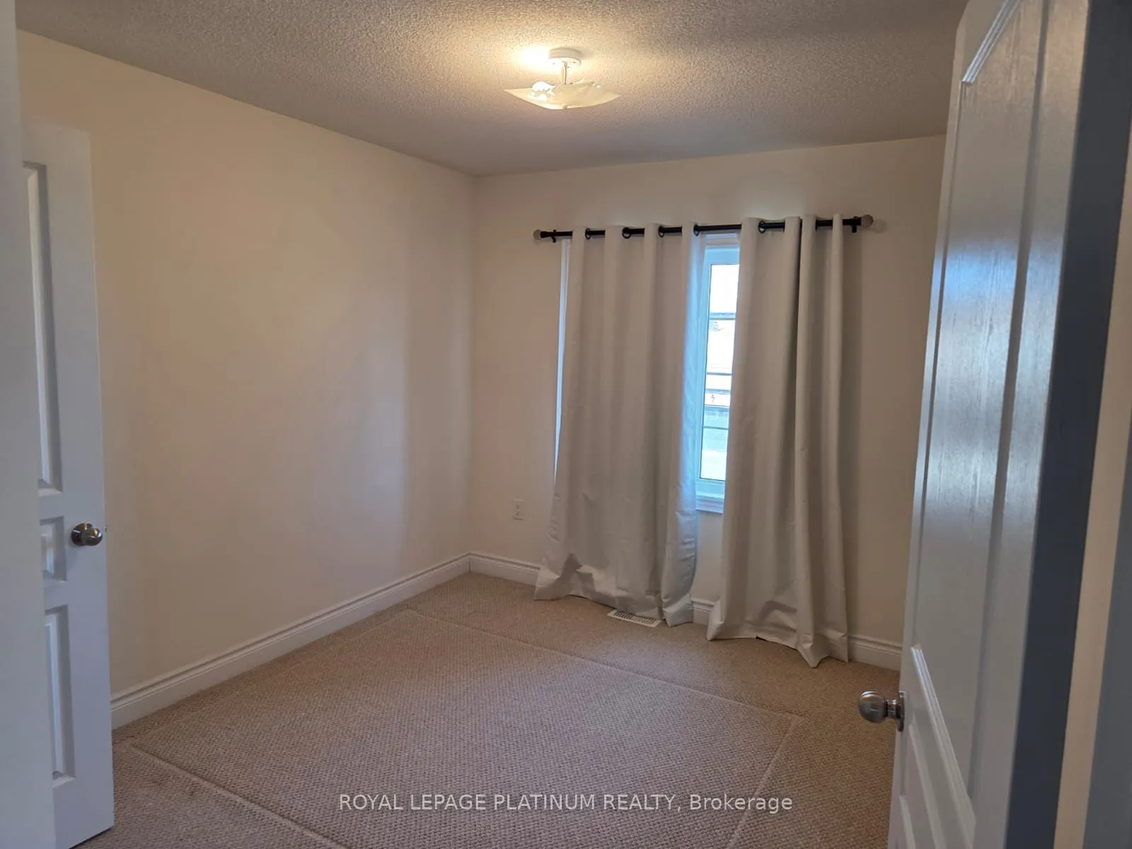 2 Pelee Avenue