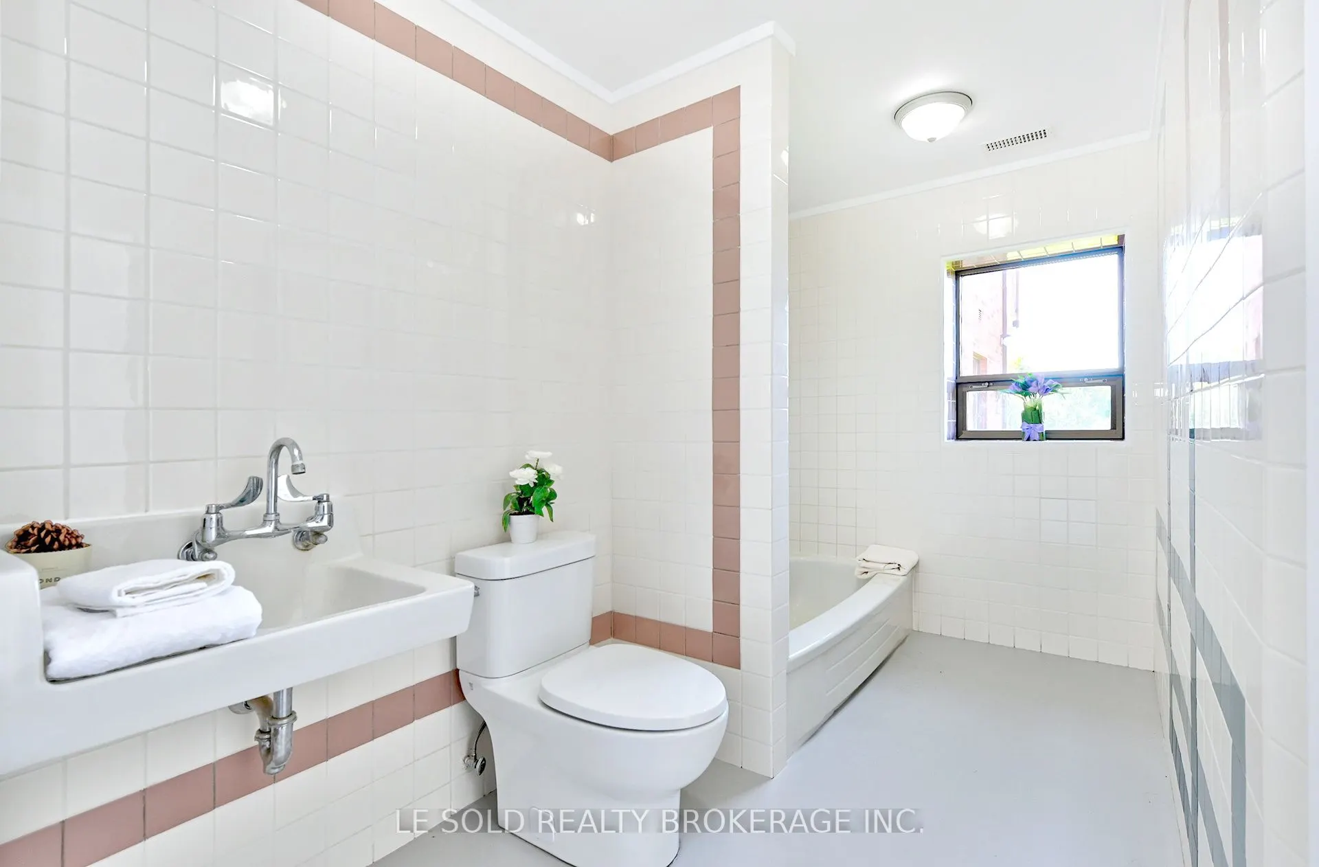 2269 Concession 4