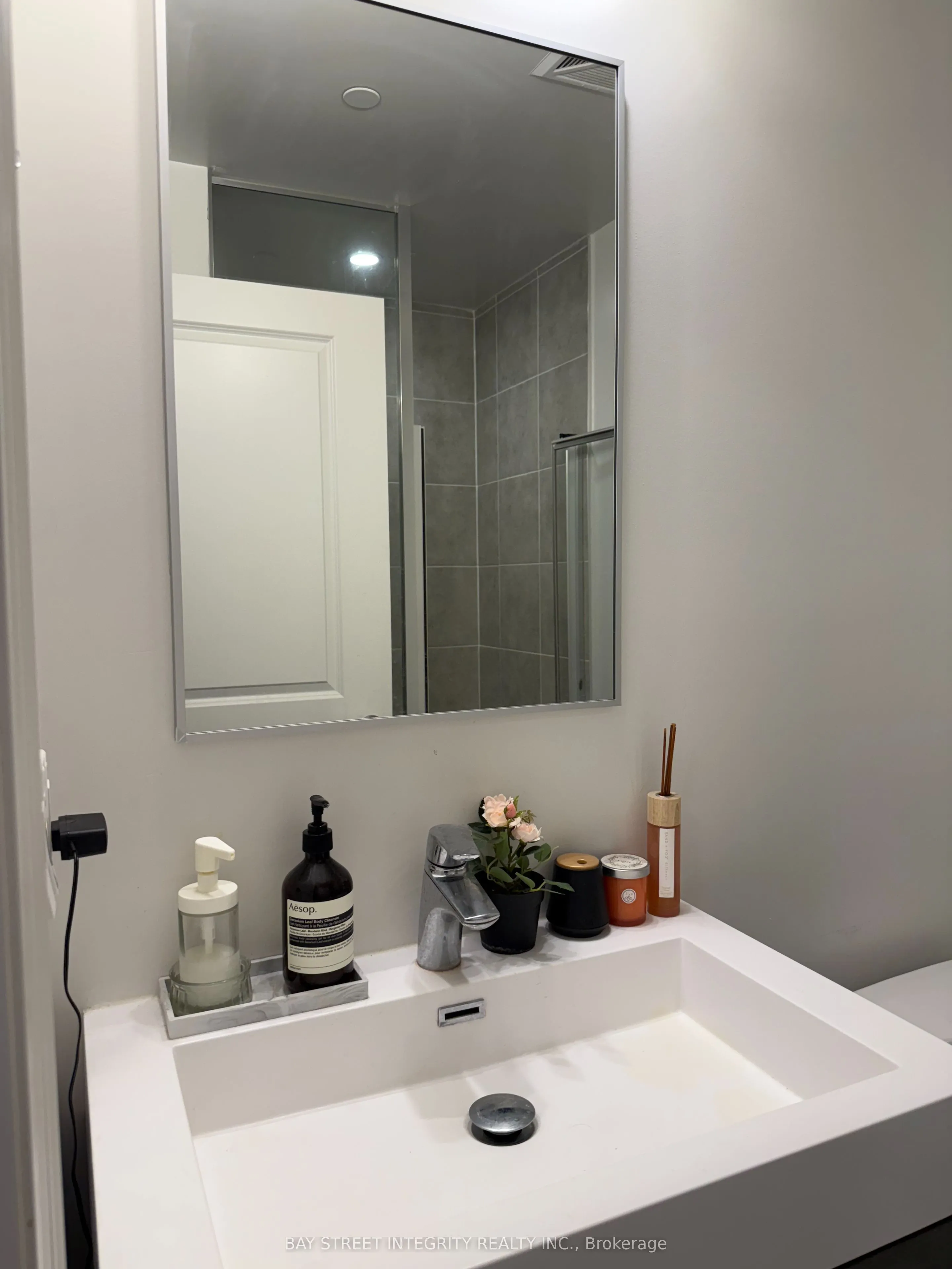 8 Rough Valley Drive W, #906B