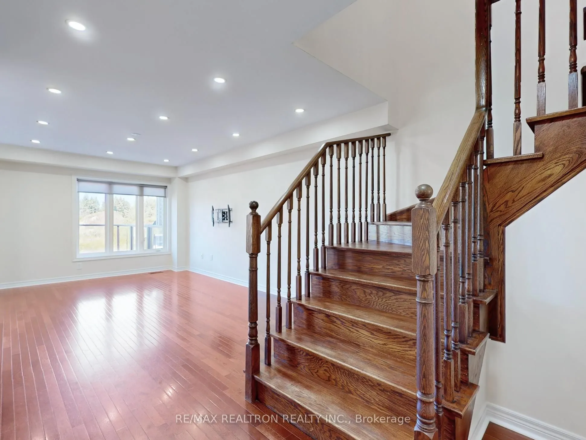 1192 Mary-Lou Street