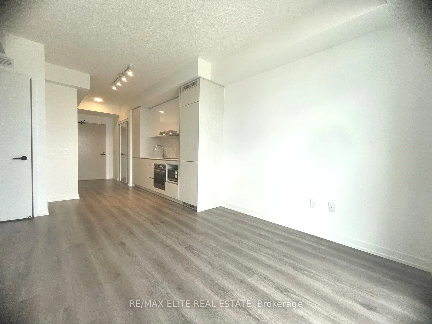 28 Interchange Way, #4207