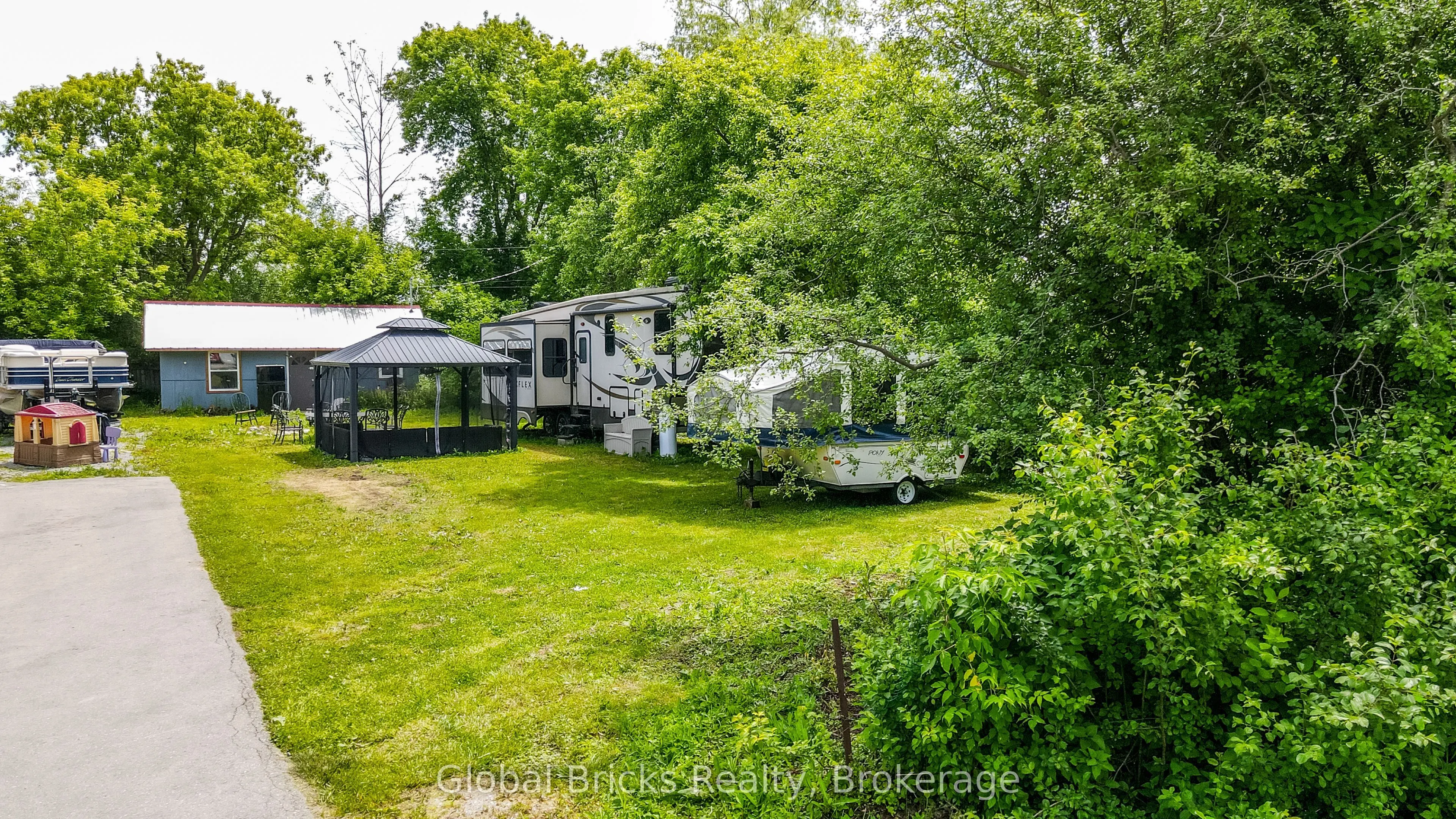 77 Cronsberry Road