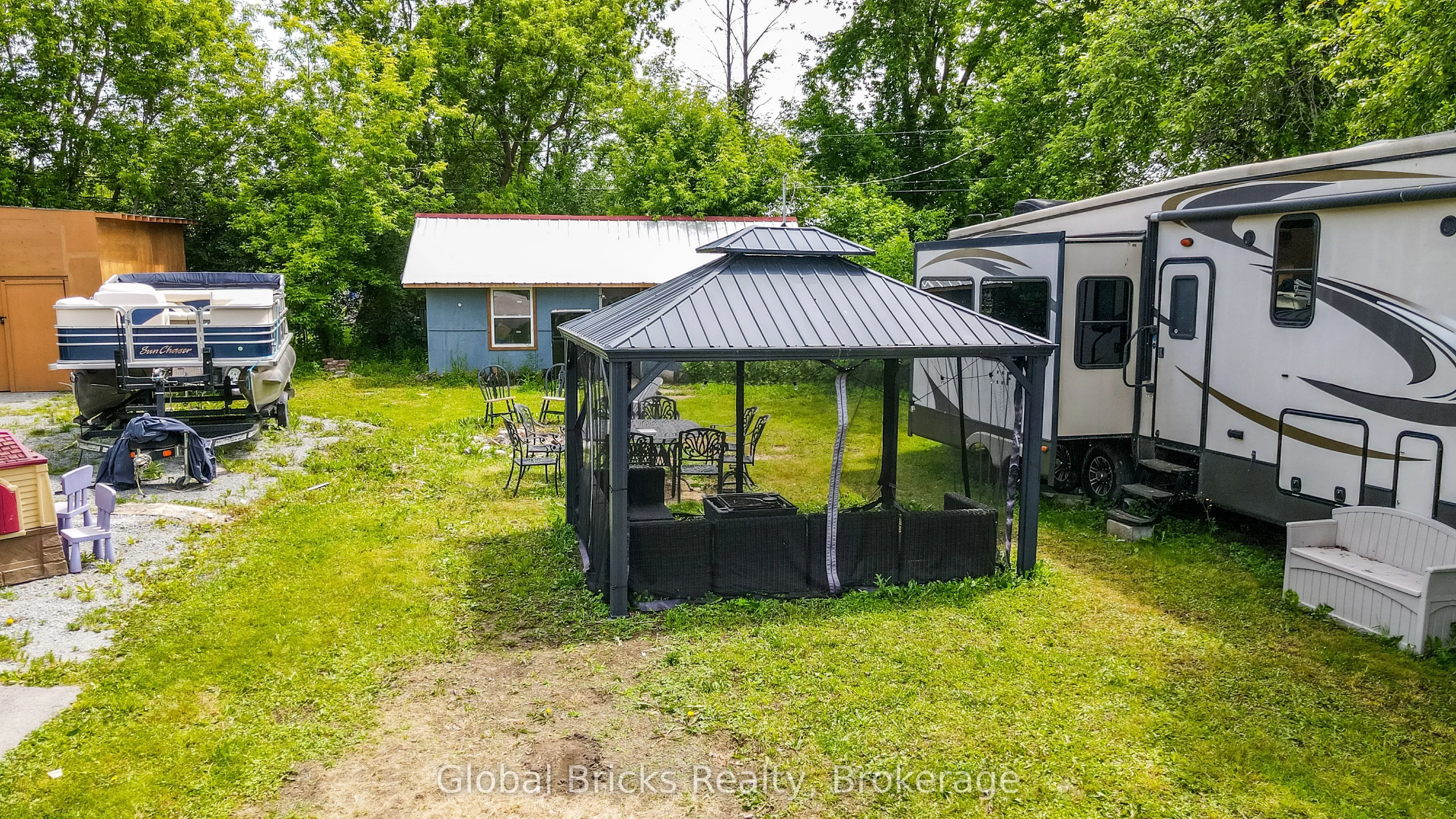 77 Cronsberry Road