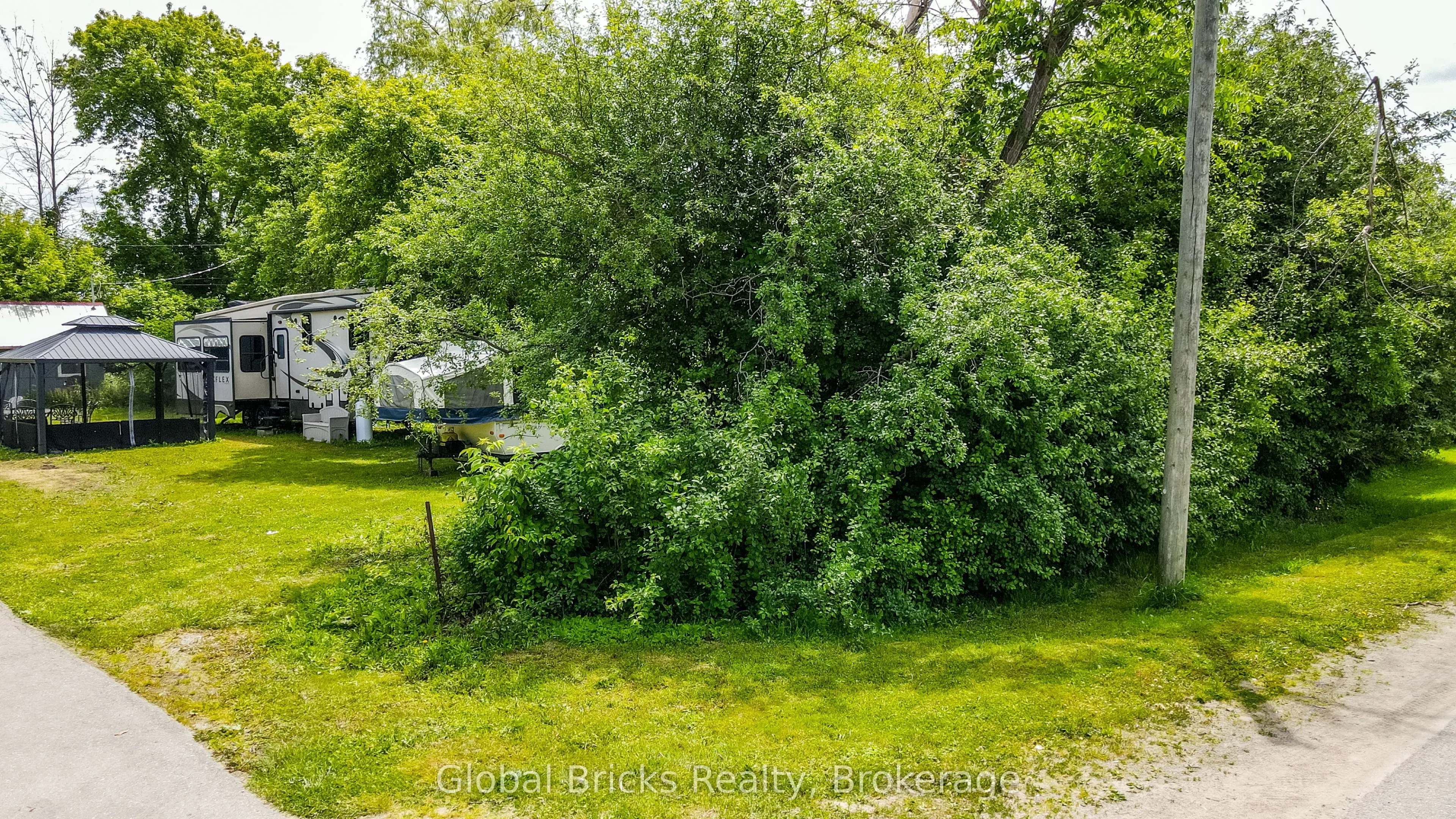 77 Cronsberry Road