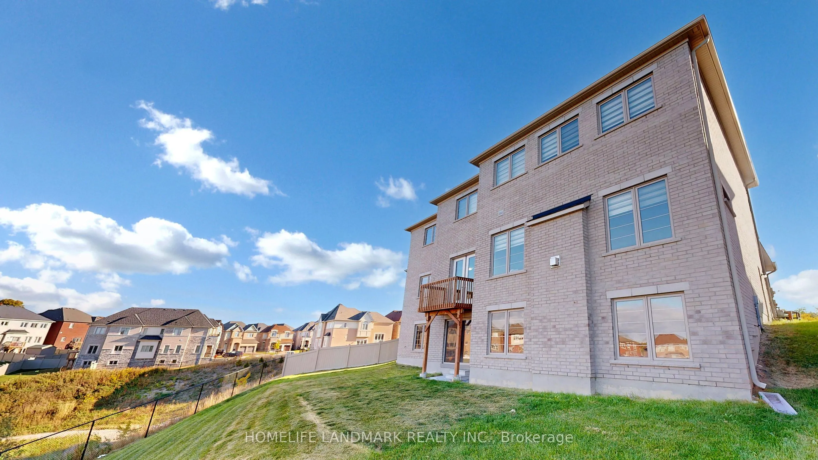 16 Slater Court