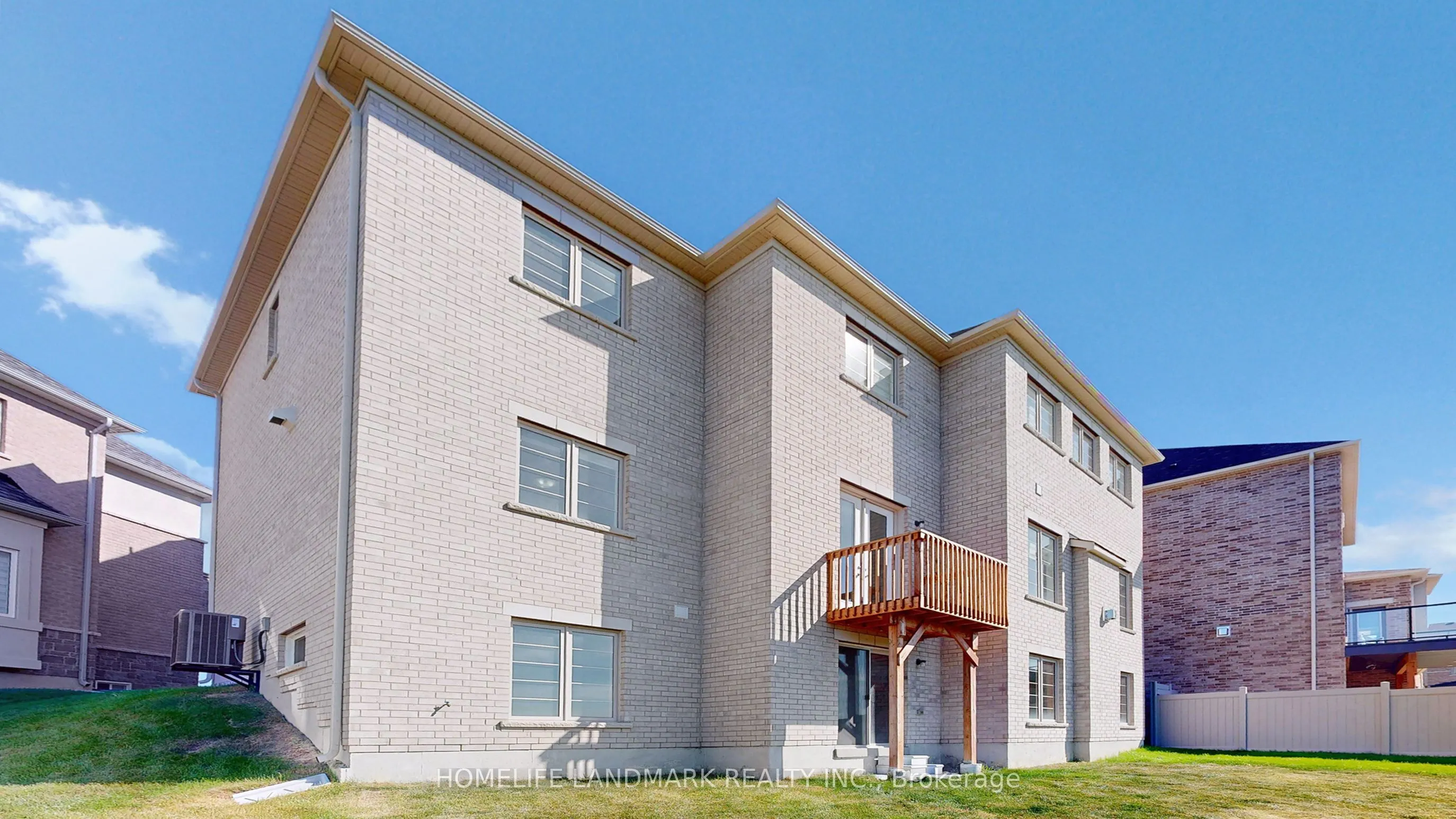 16 Slater Court