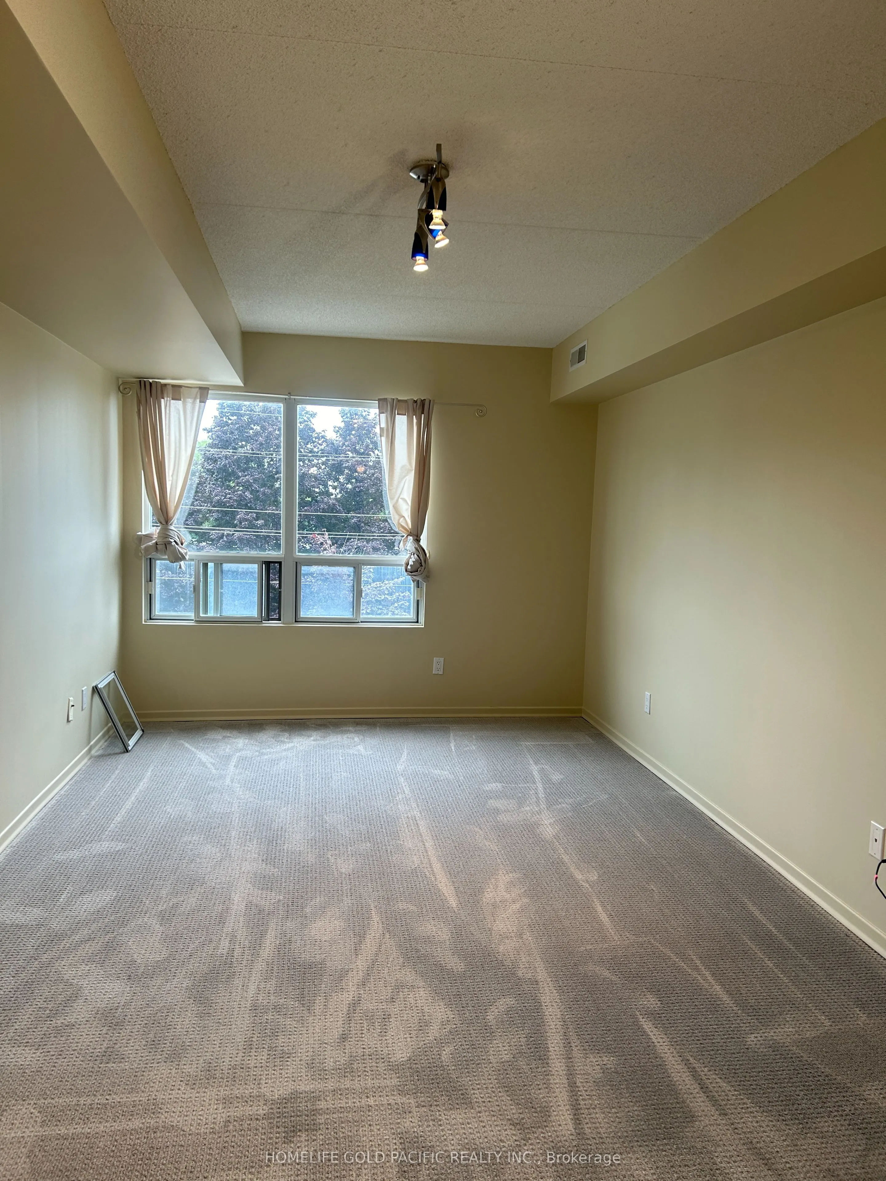 160 Wellington Street E, #310