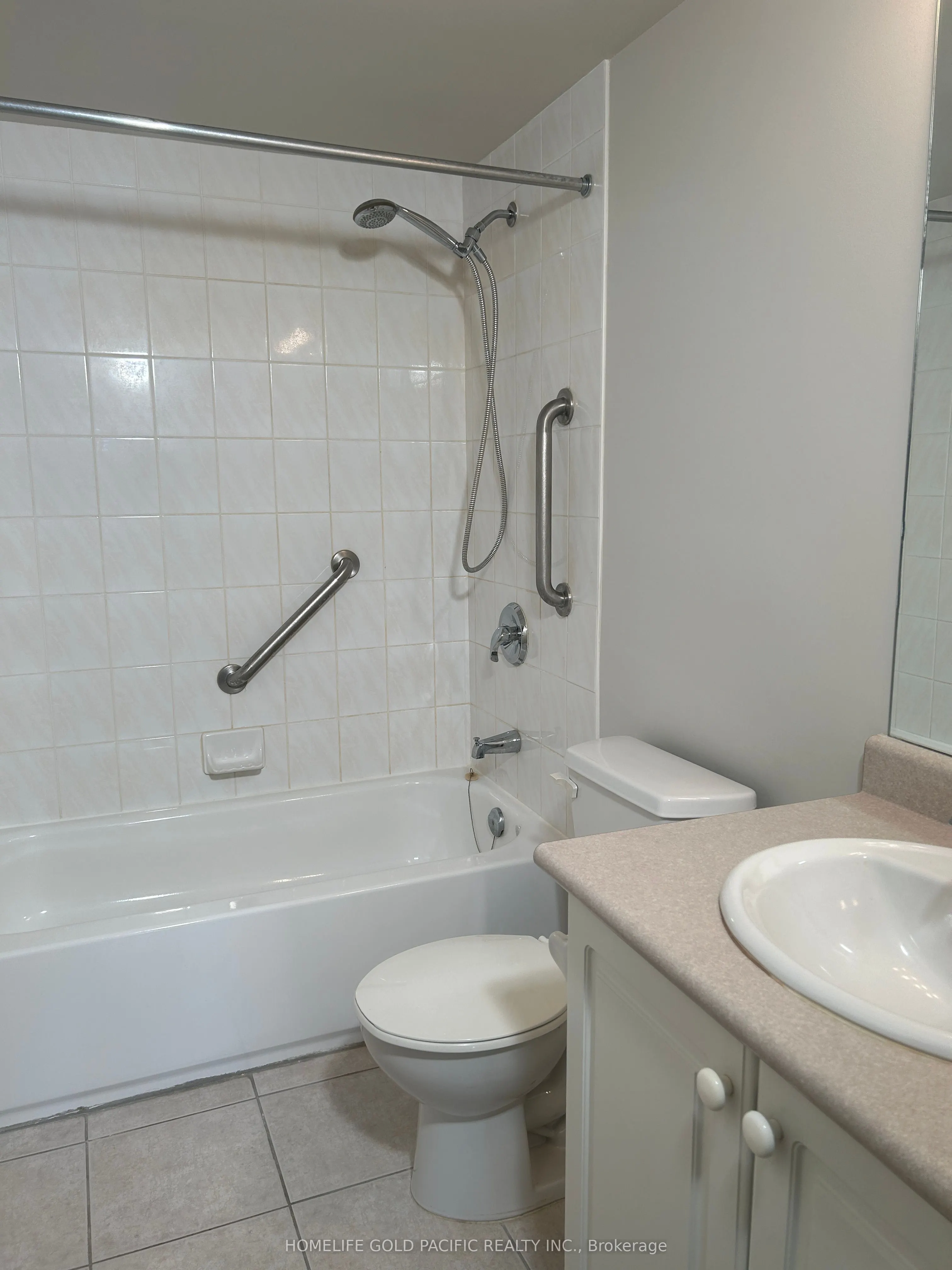 160 Wellington Street E, #310