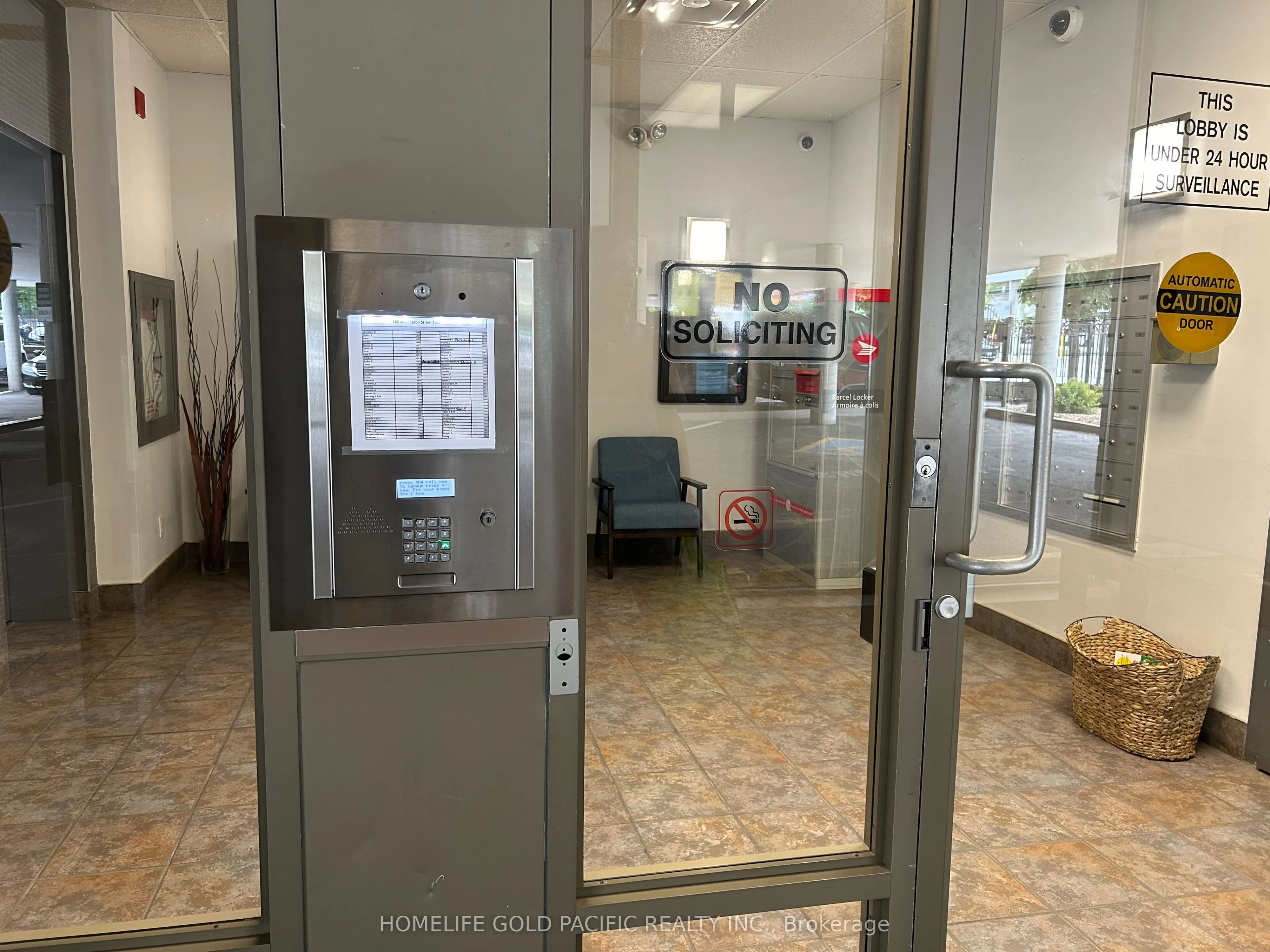 160 Wellington Street E, #310