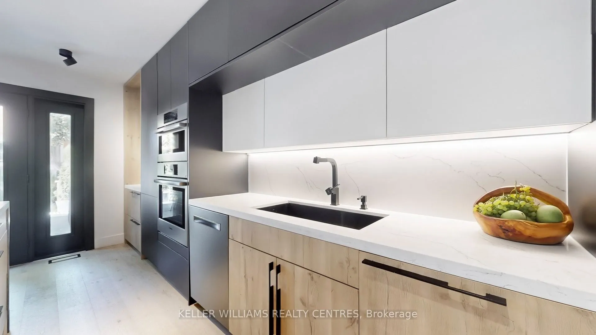 280 Kennedy Street W