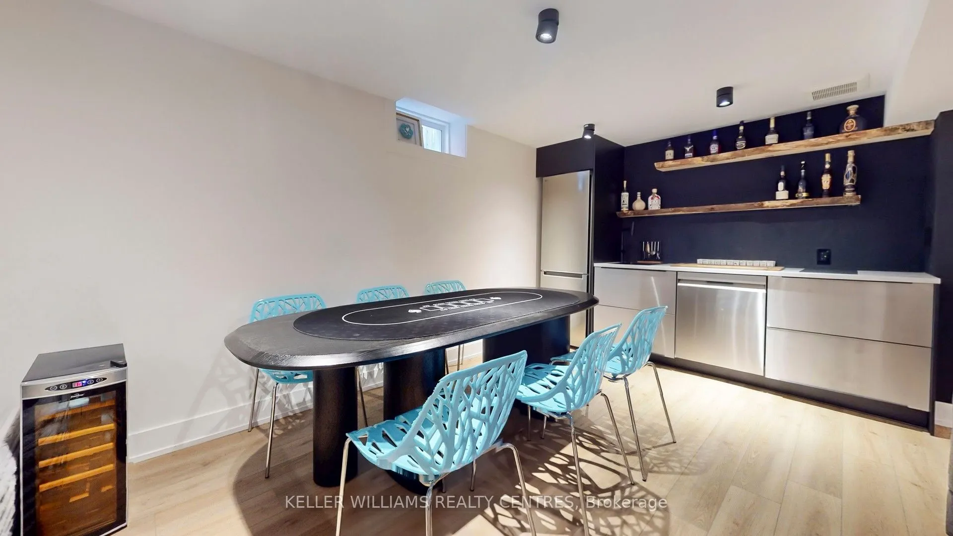 280 Kennedy Street W