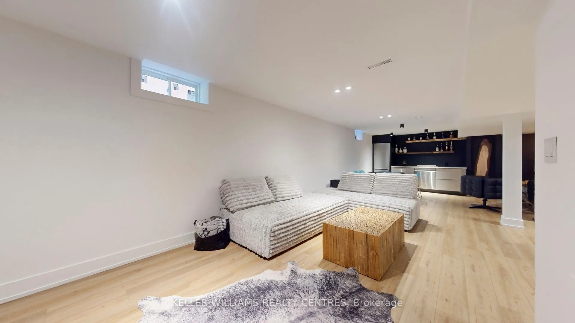 280 Kennedy Street W