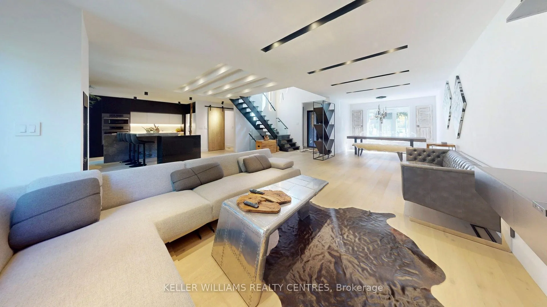 280 Kennedy Street W
