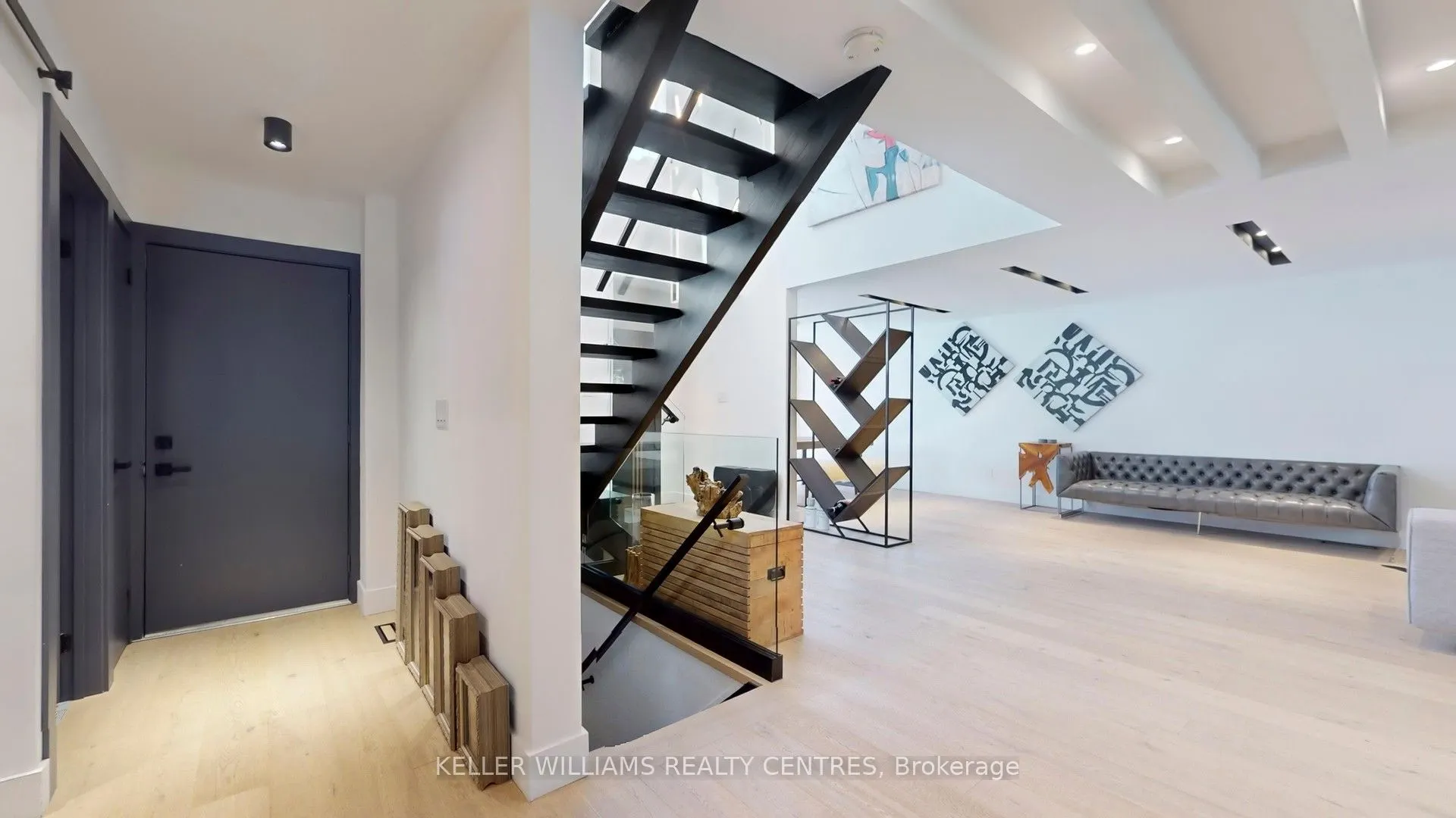 280 Kennedy Street W