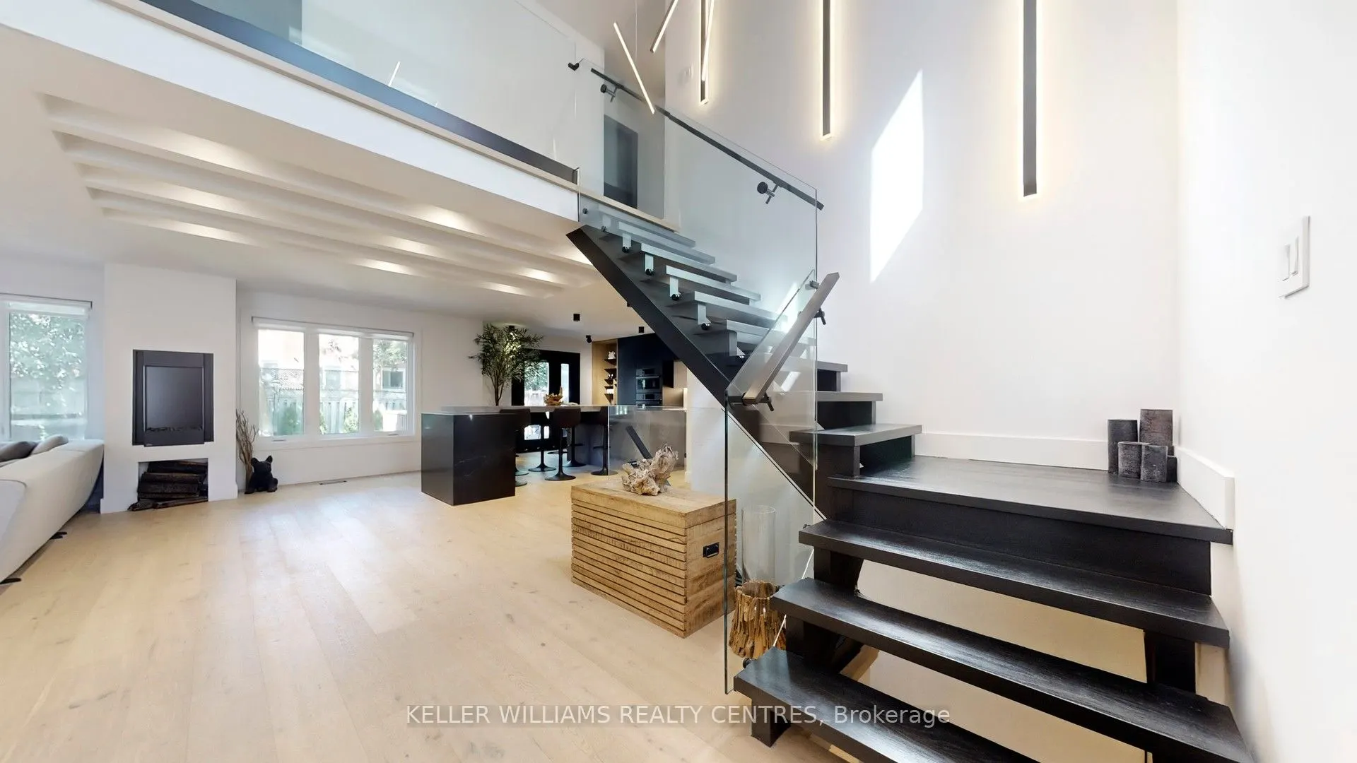 280 Kennedy Street W