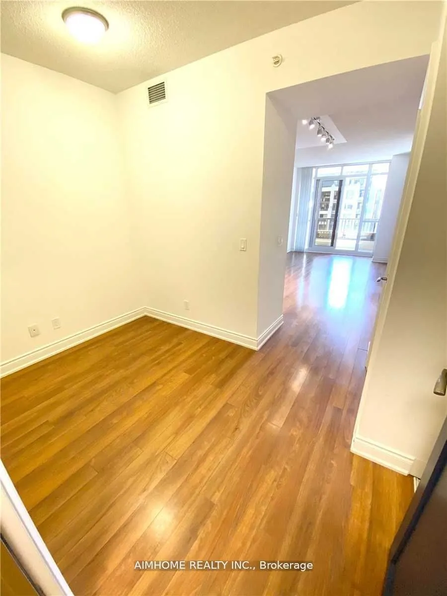 99 South Town Centre Boulevard, #822