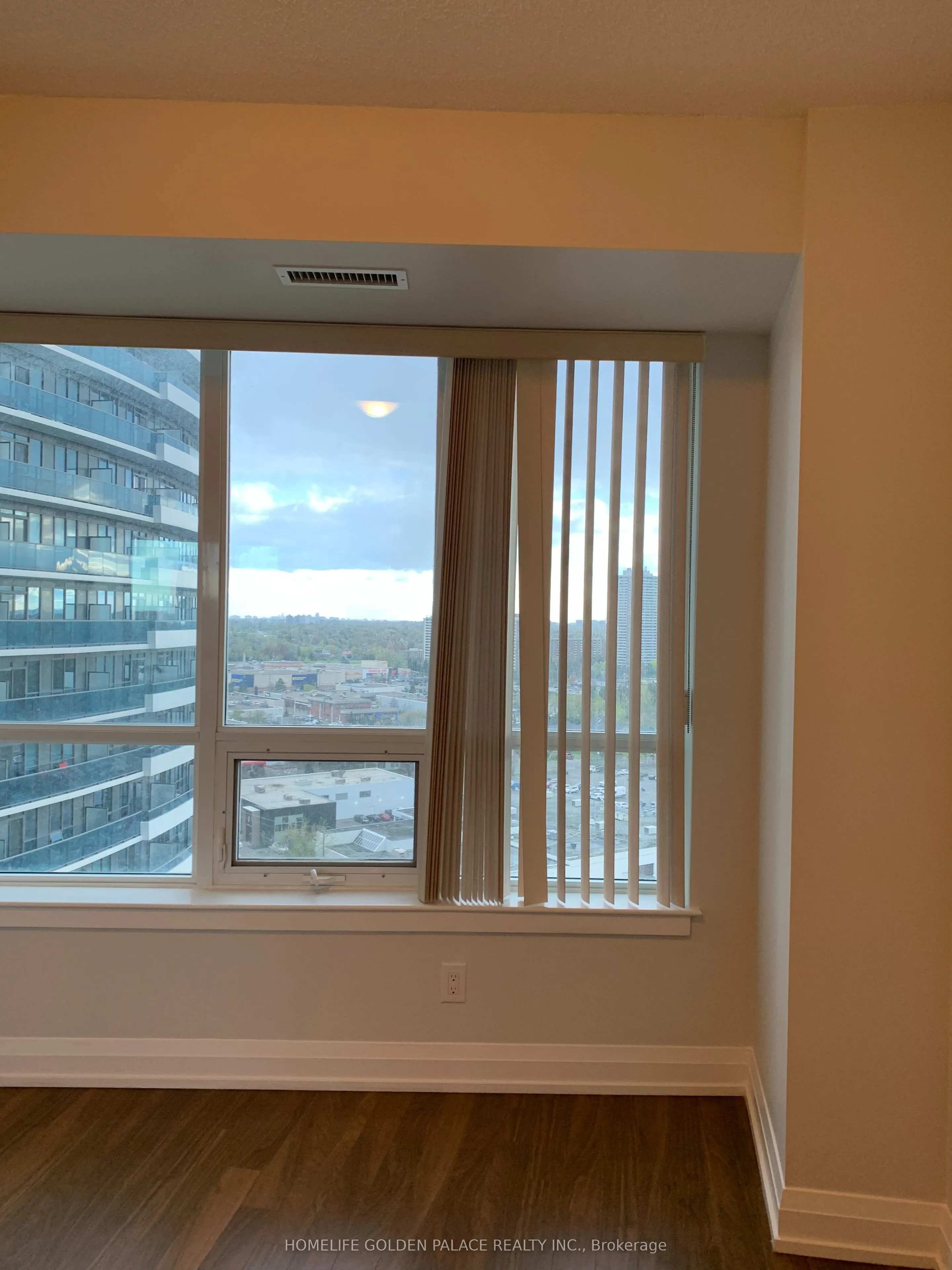 7171 Yonge Street, #1815