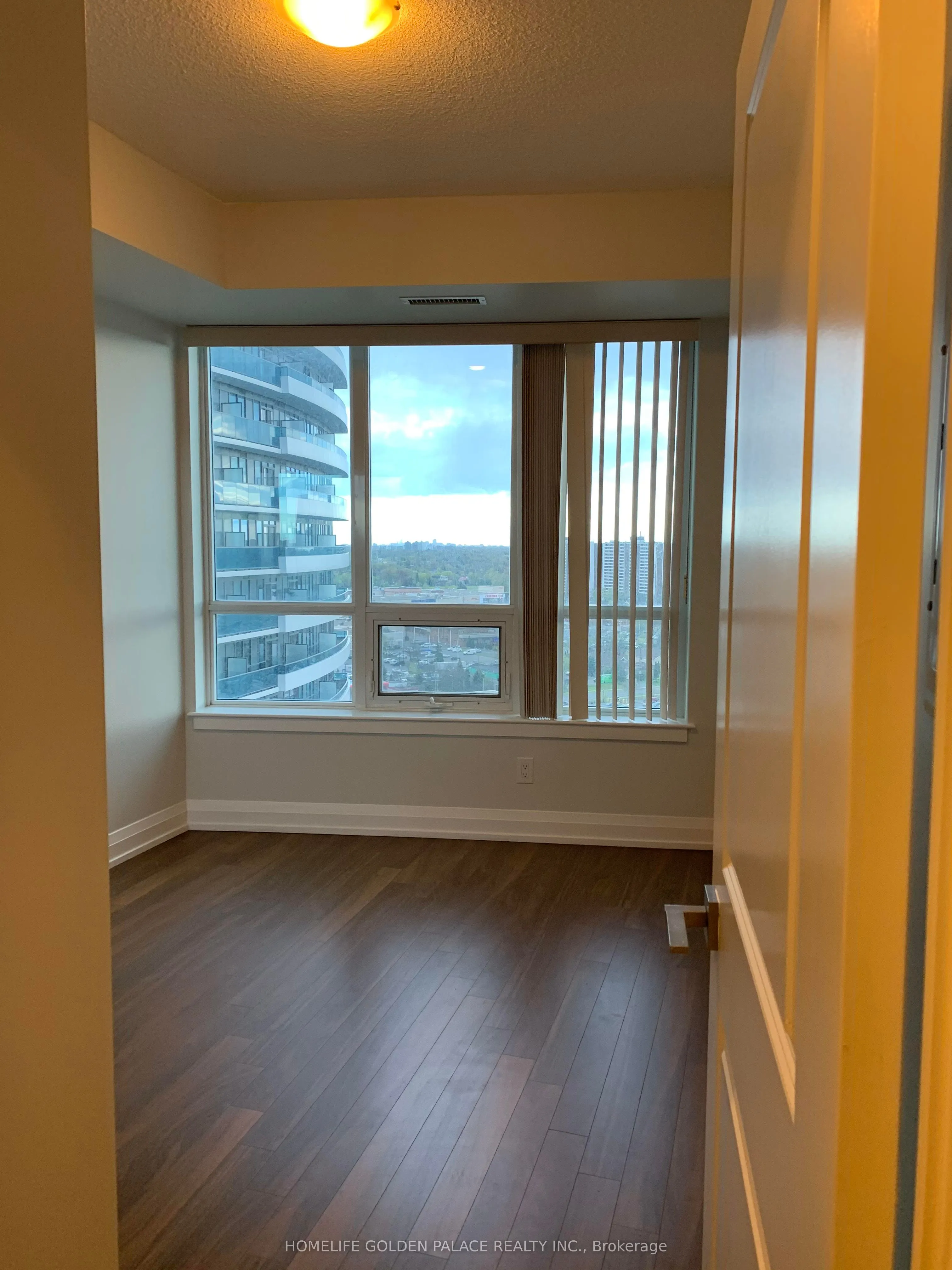 7171 Yonge Street, #1815