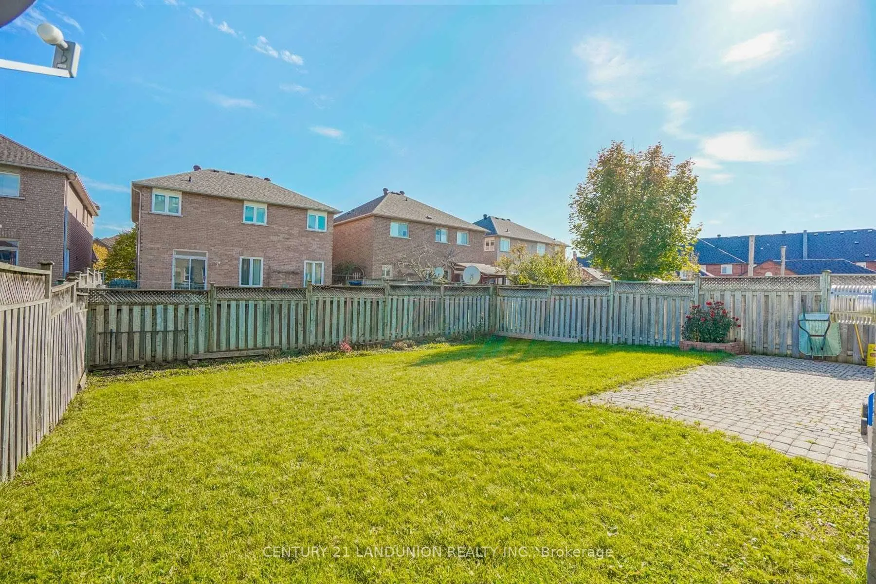 15 Annina Crescent, #3 Rms