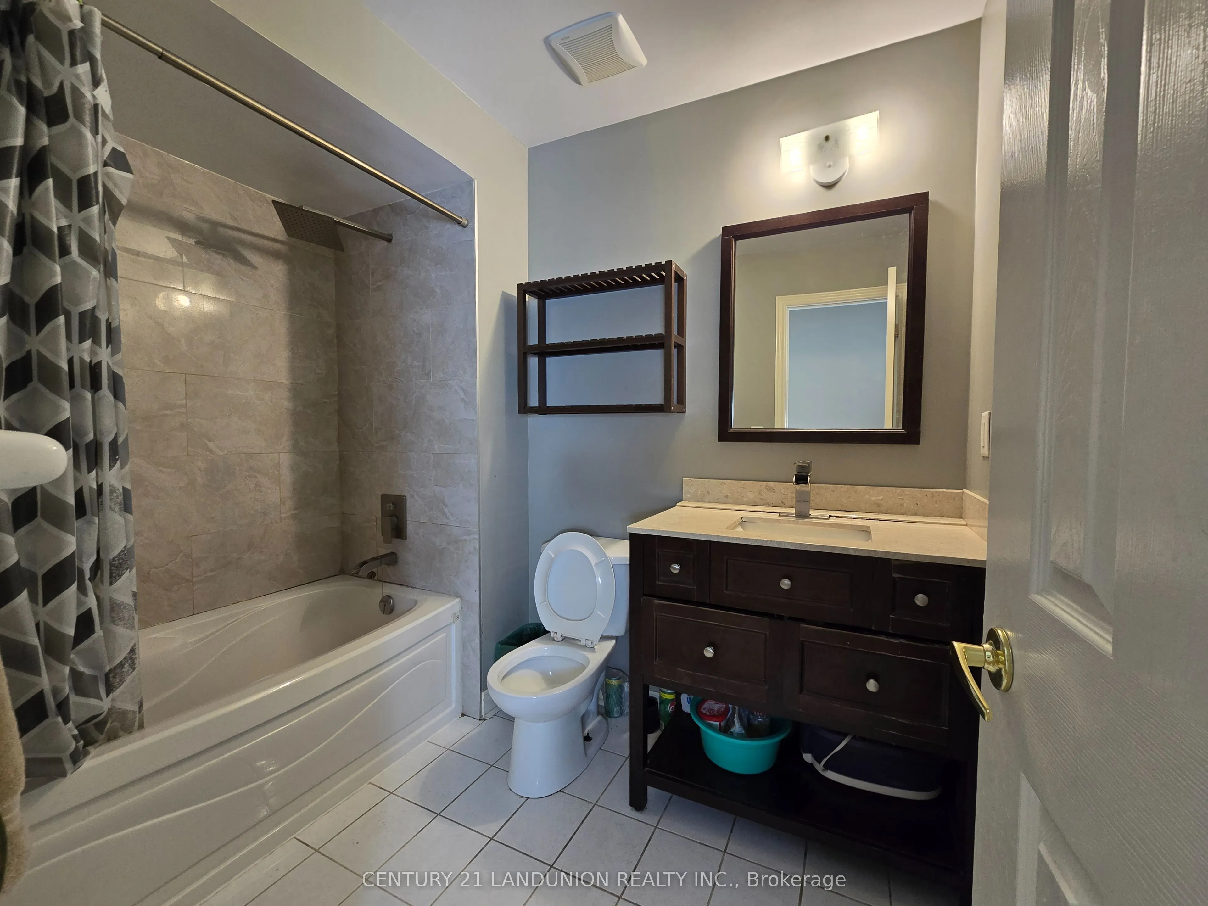 15 Annina Crescent, #2 Rms