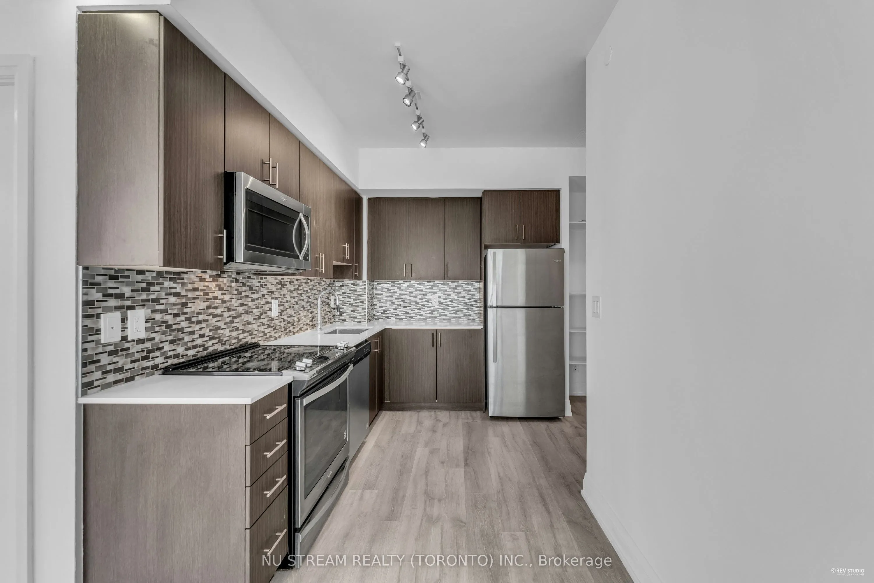 3600 Highway 7, #2505