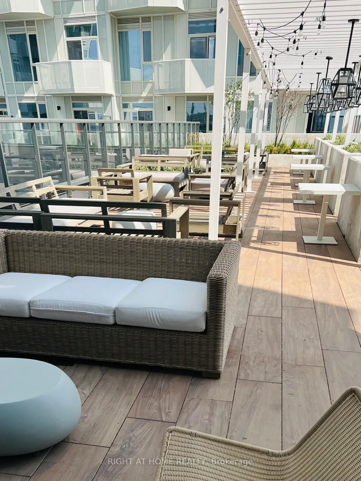 10 Abeja Street, #2708