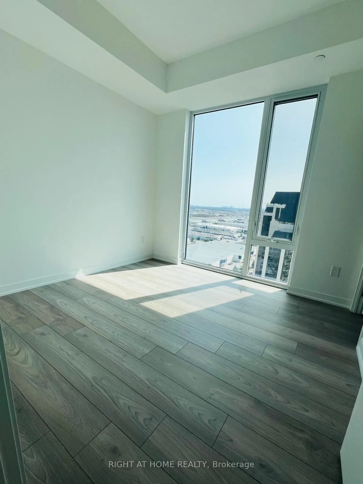 10 Abeja Street, #2708