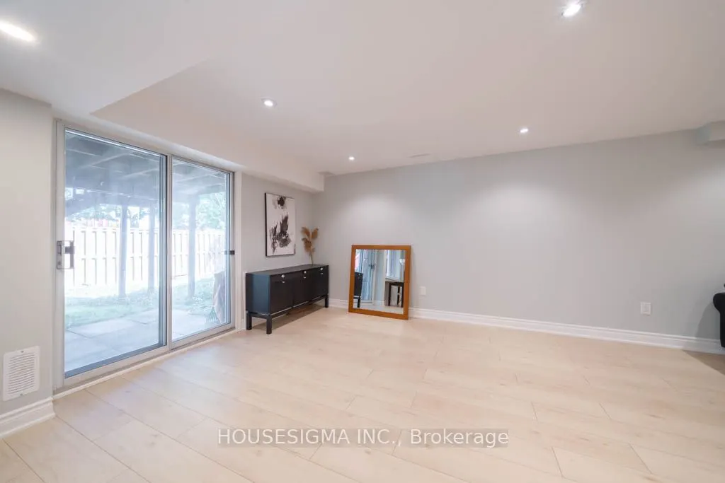 40 Brownstone Circle