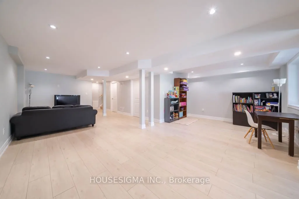 40 Brownstone Circle
