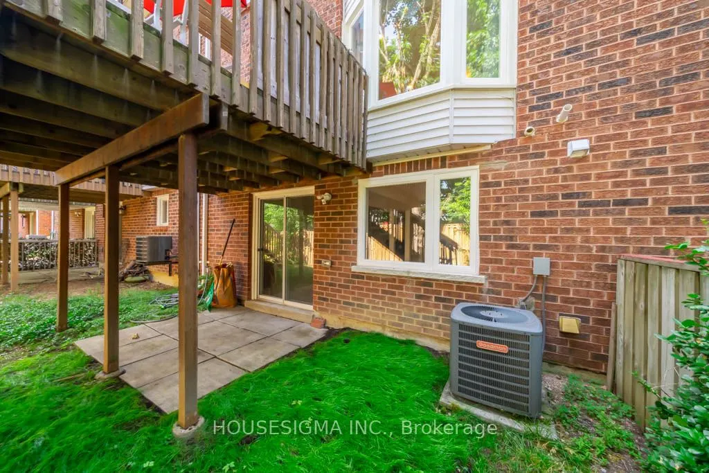 40 Brownstone Circle