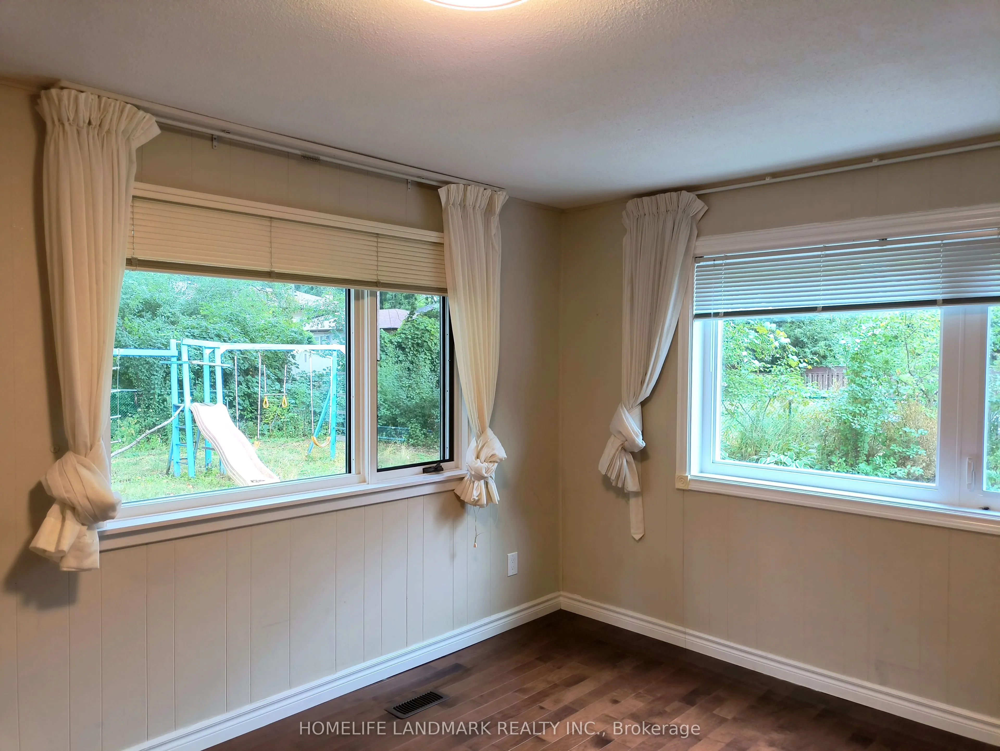 165 Fred Varley Drive