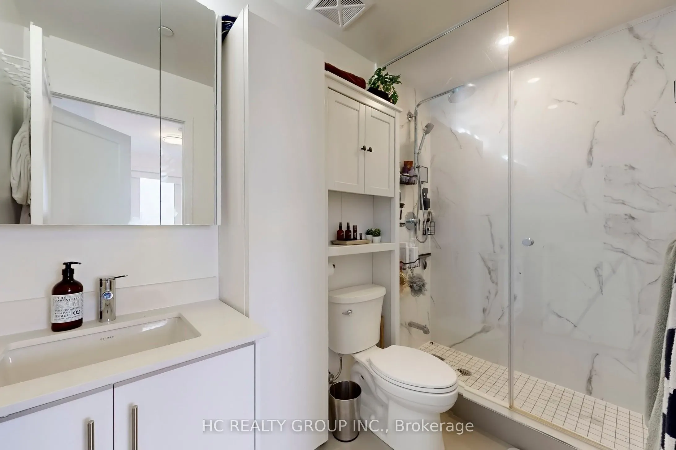105 Oneida Crescent, #1111