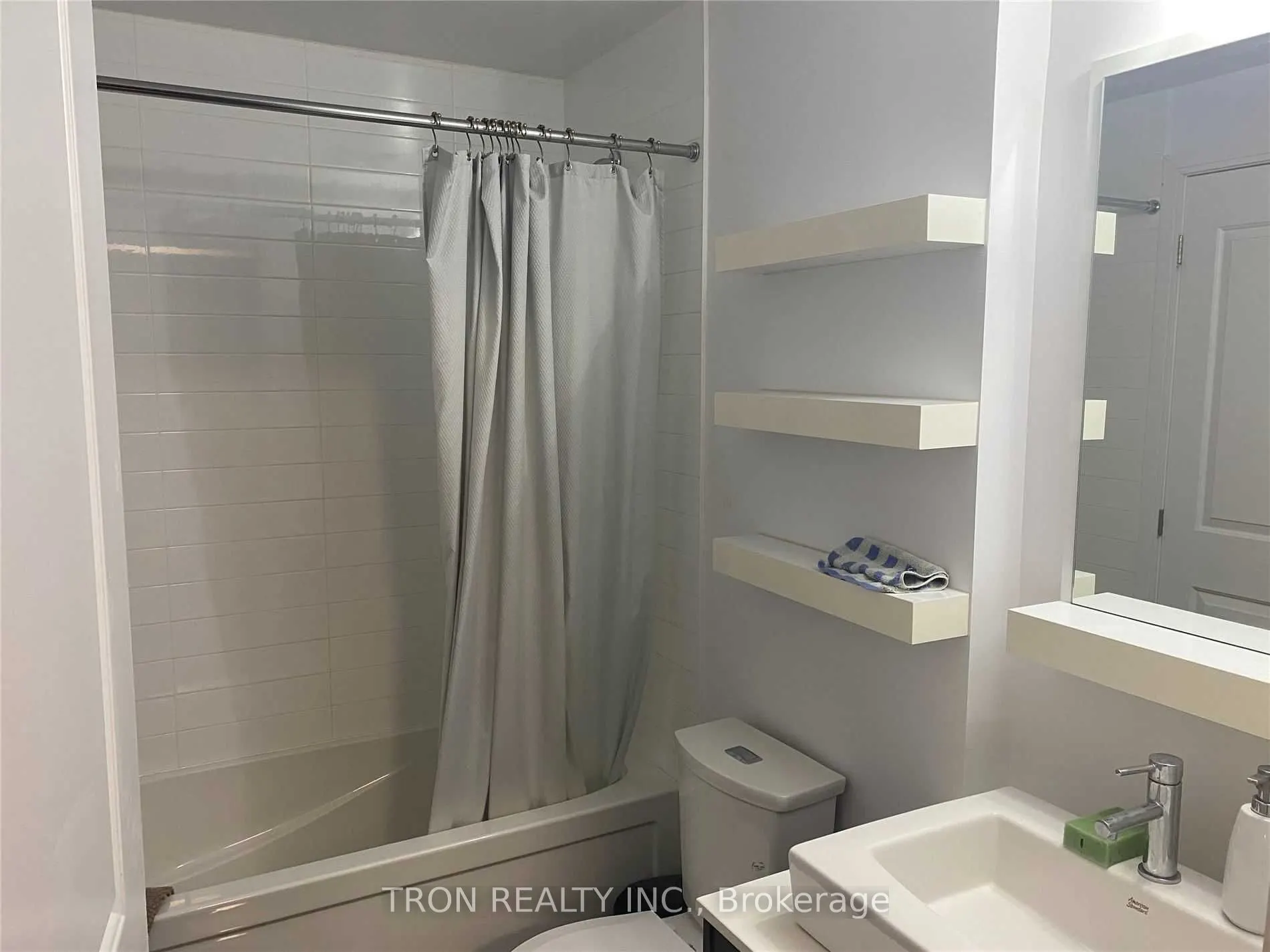9199 Yonge Street, #703