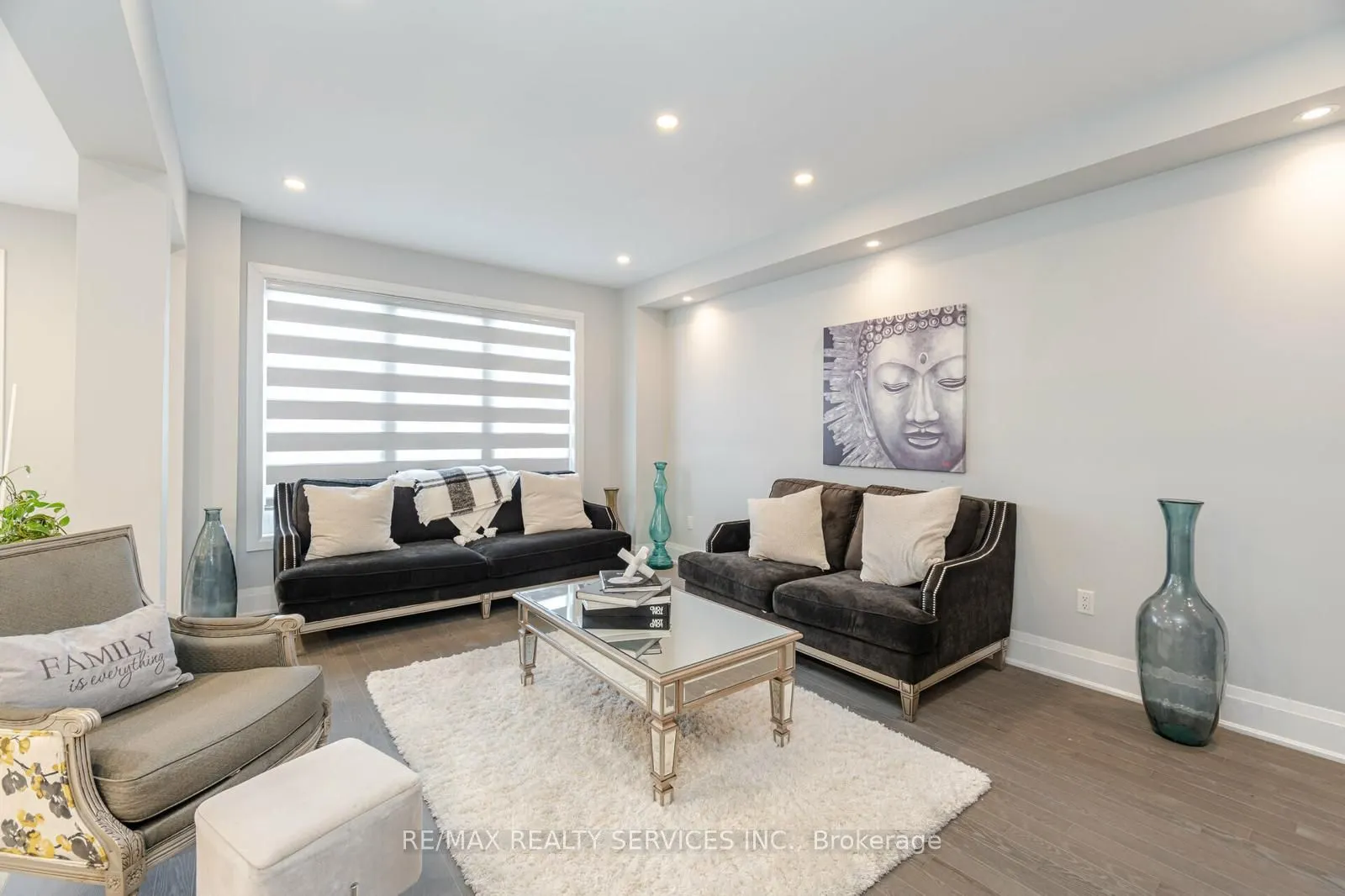 7 Byblos Court