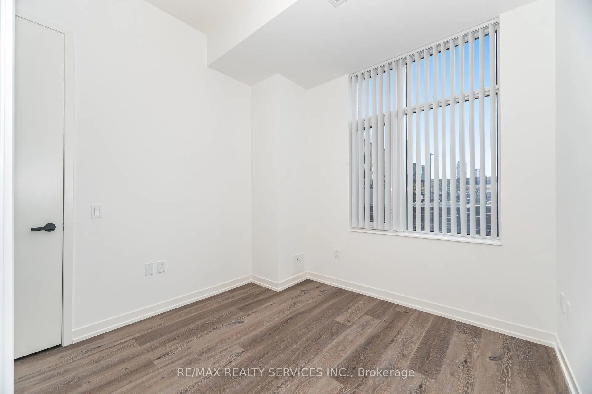 28 Interchange Way, #103D
