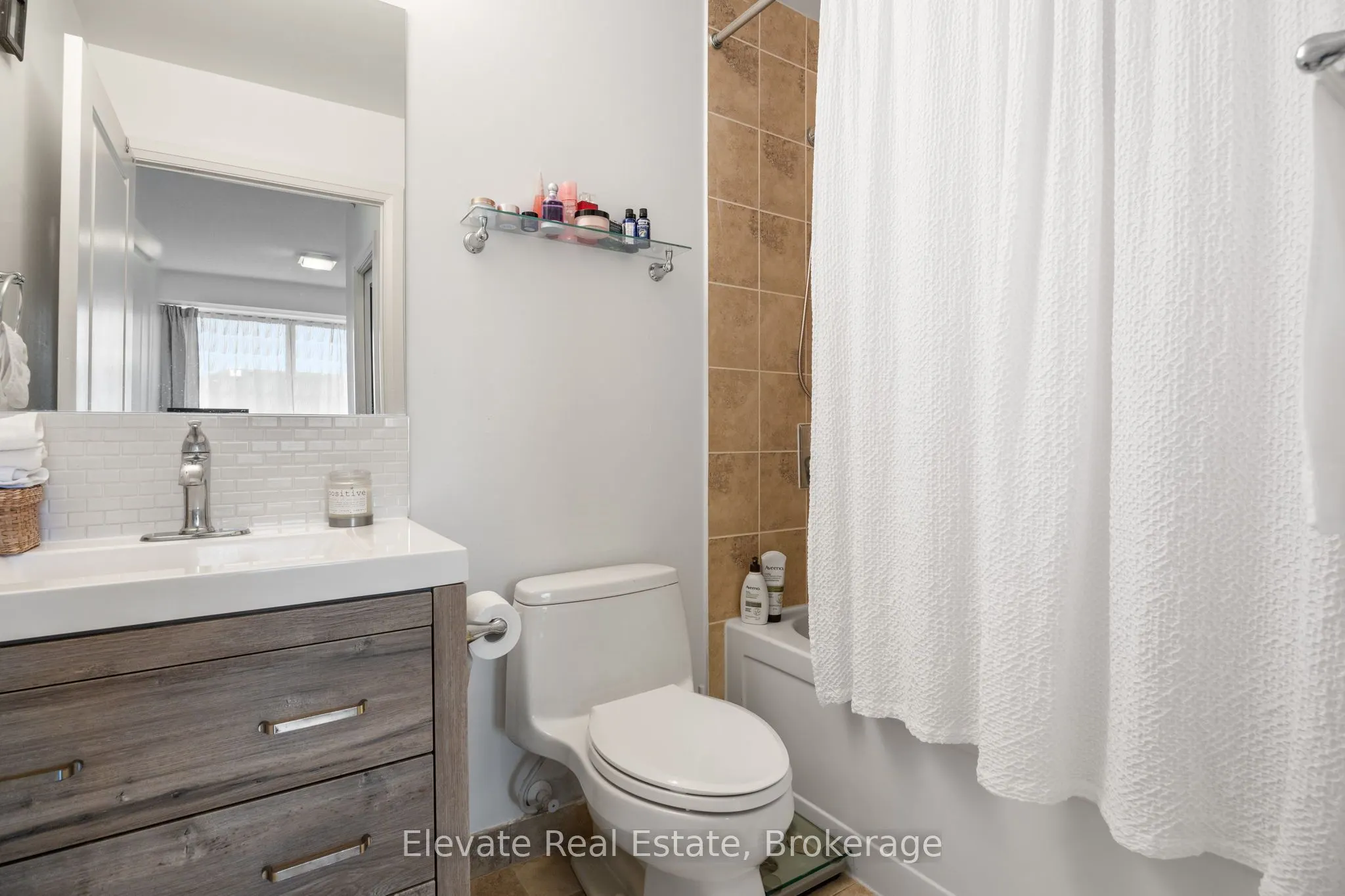 520 Steeles Avenue W, #314