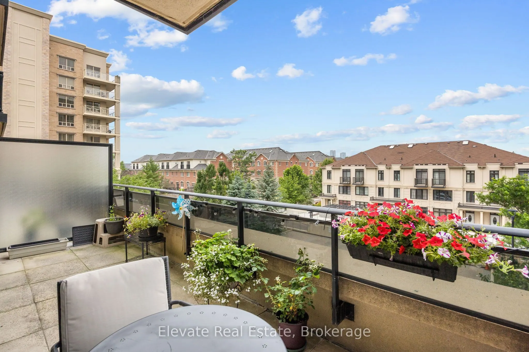 520 Steeles Avenue W, #314