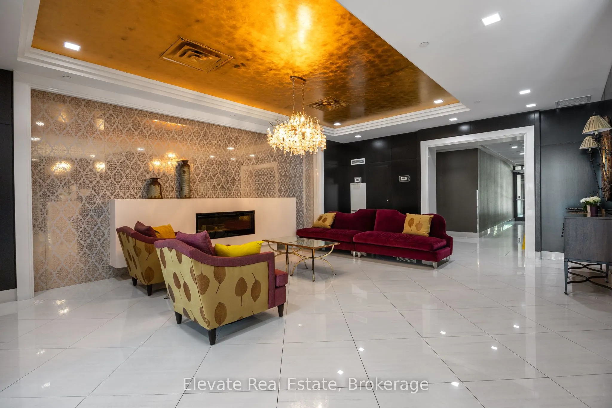 520 Steeles Avenue W, #314
