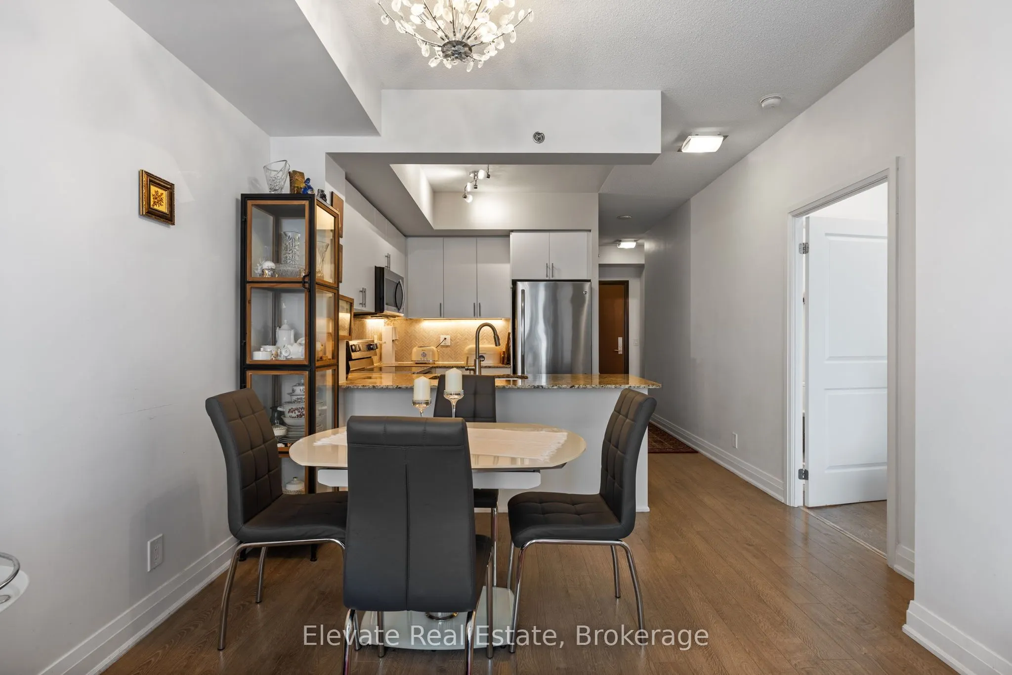520 Steeles Avenue W, #314