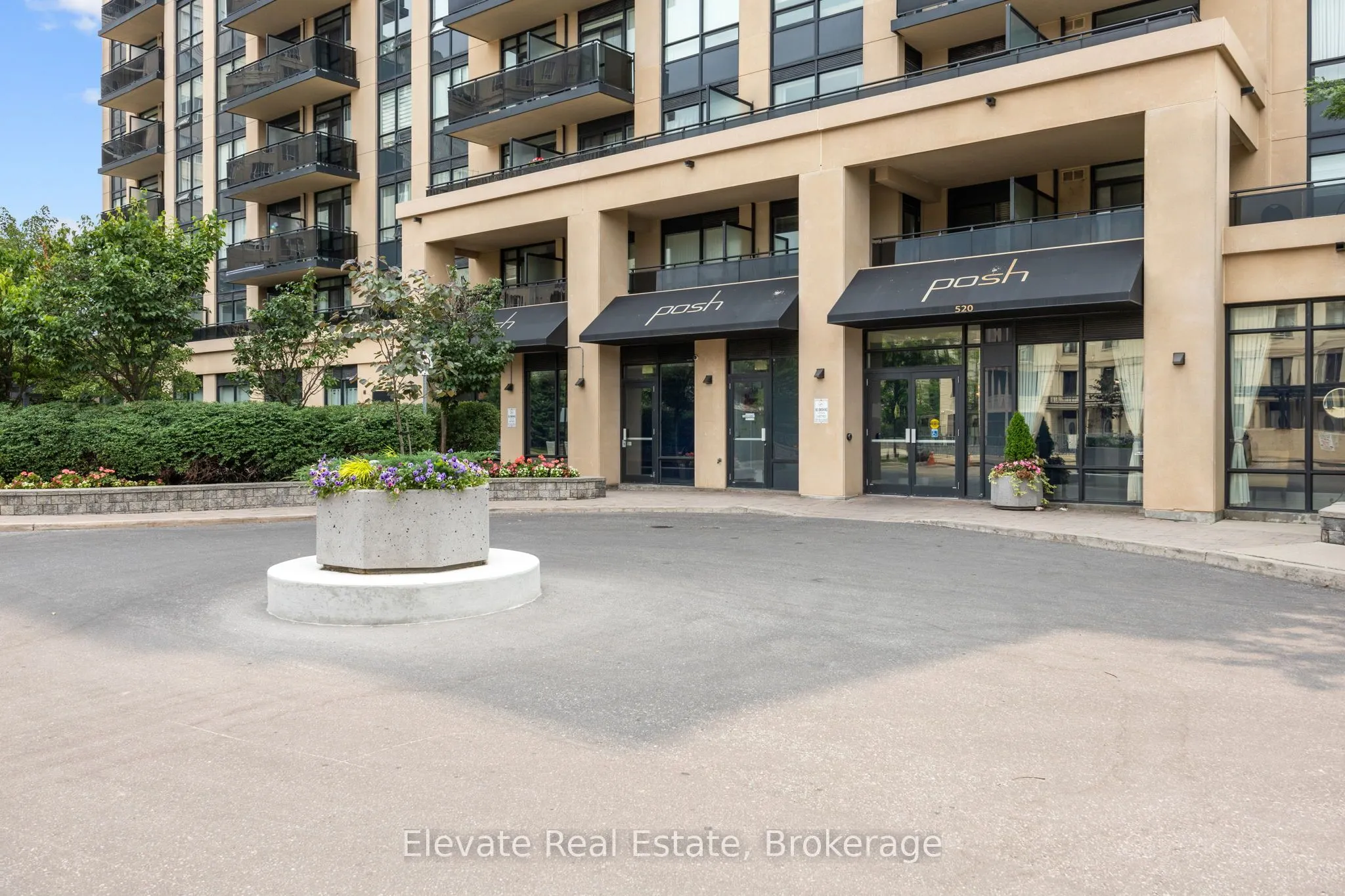 520 Steeles Avenue W, #314