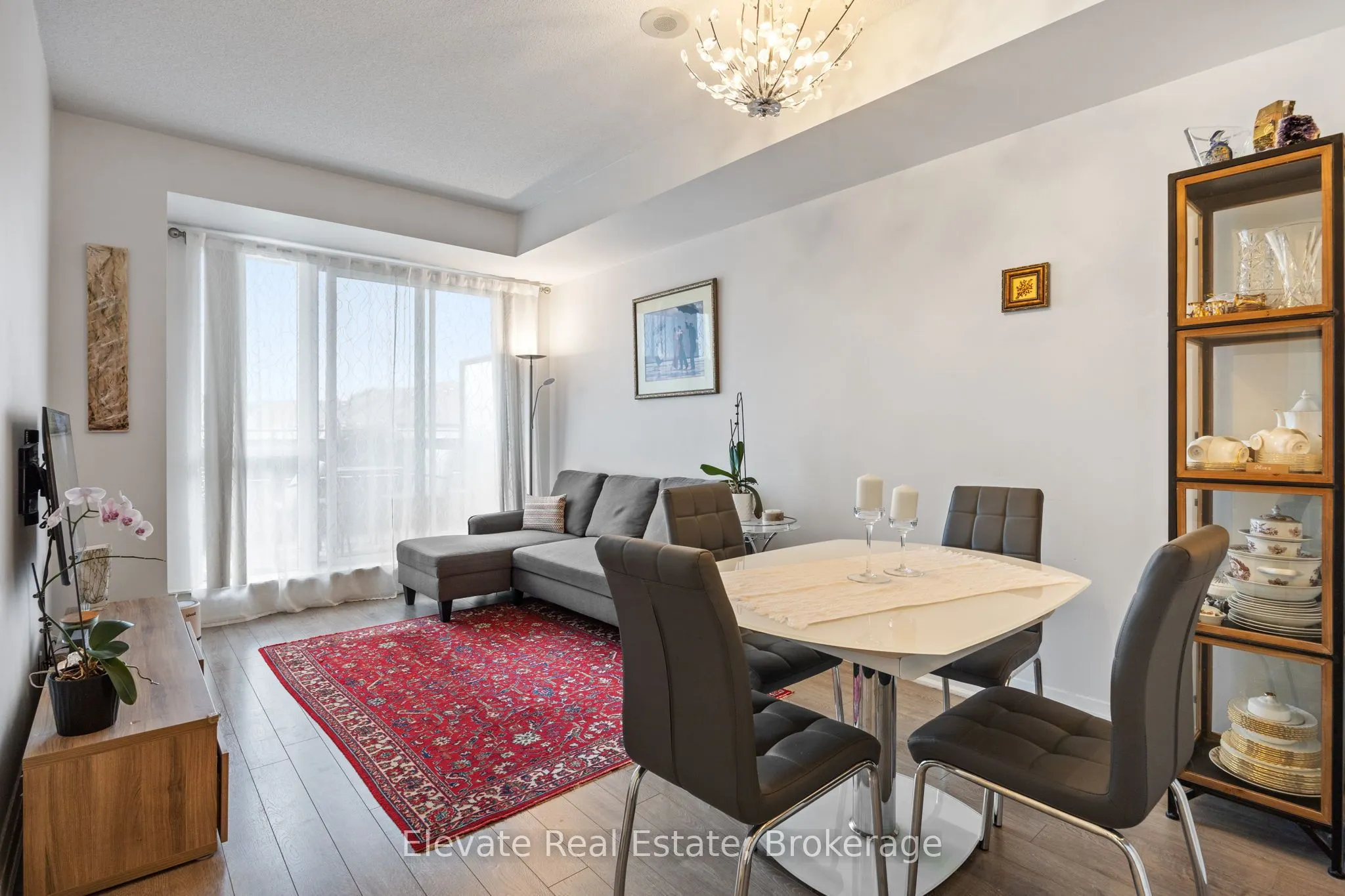 520 Steeles Avenue W, #314