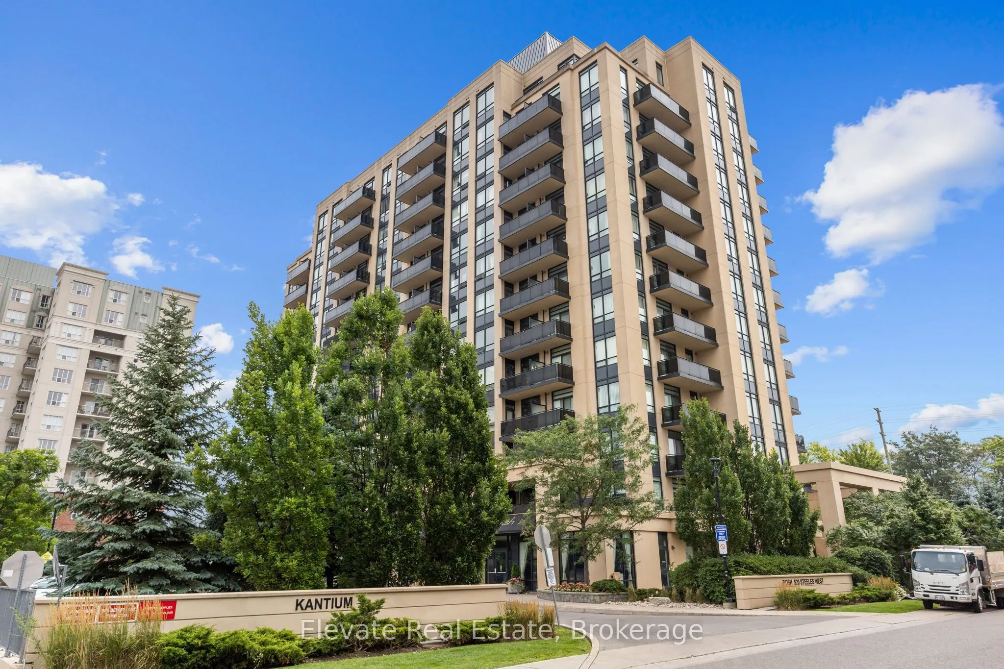 520 Steeles Avenue W, #314