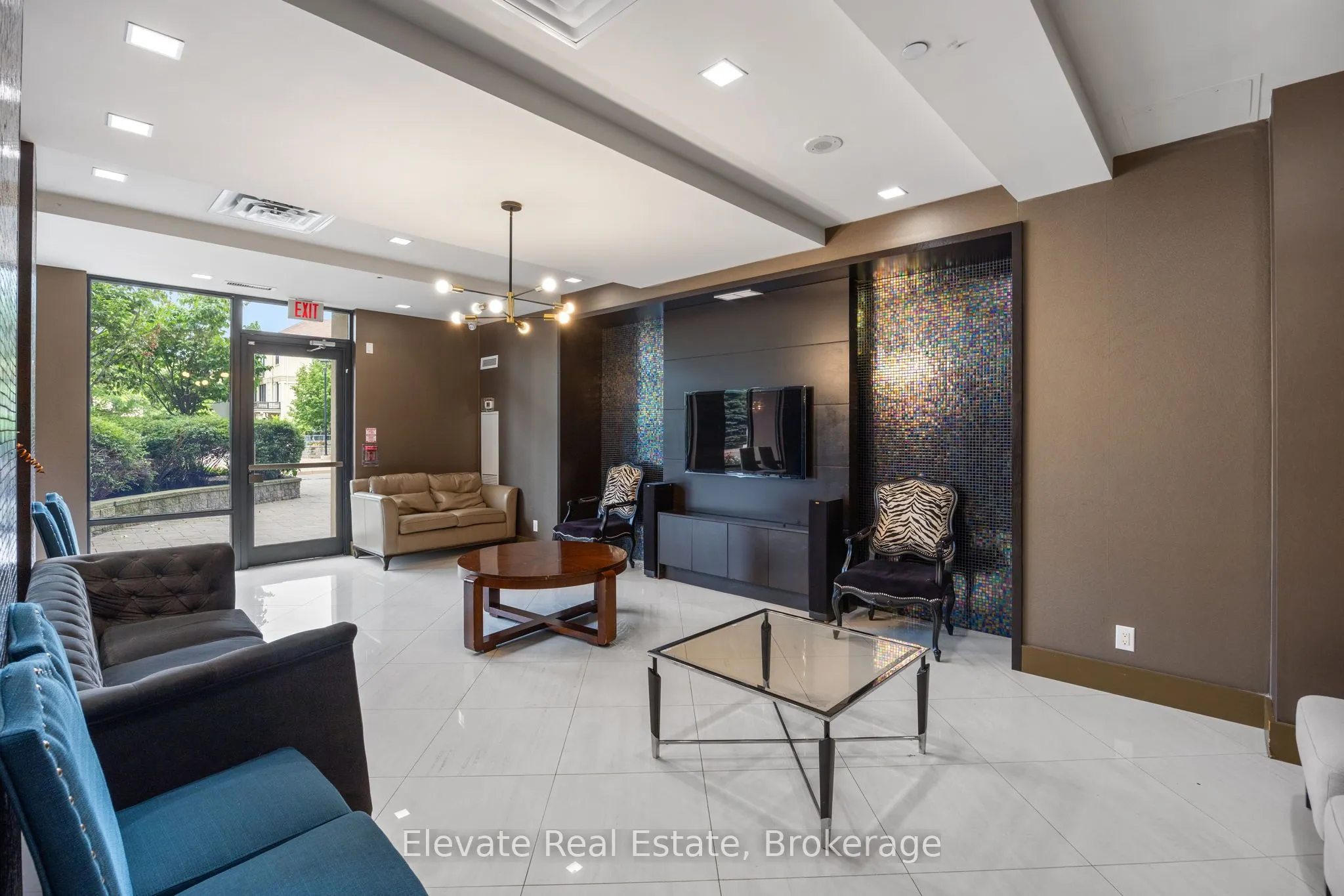 520 Steeles Avenue W, #314