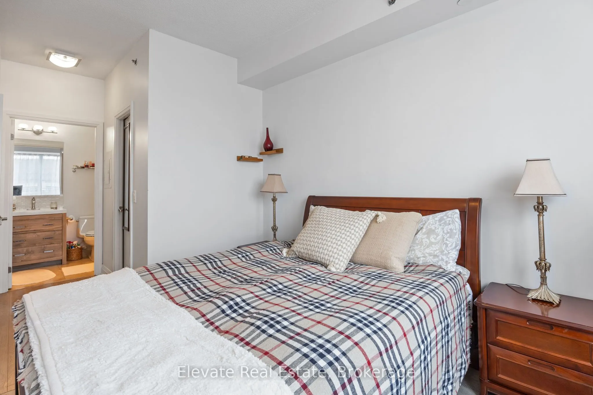 520 Steeles Avenue W, #314