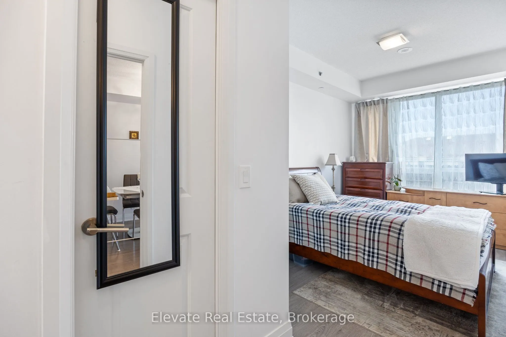 520 Steeles Avenue W, #314