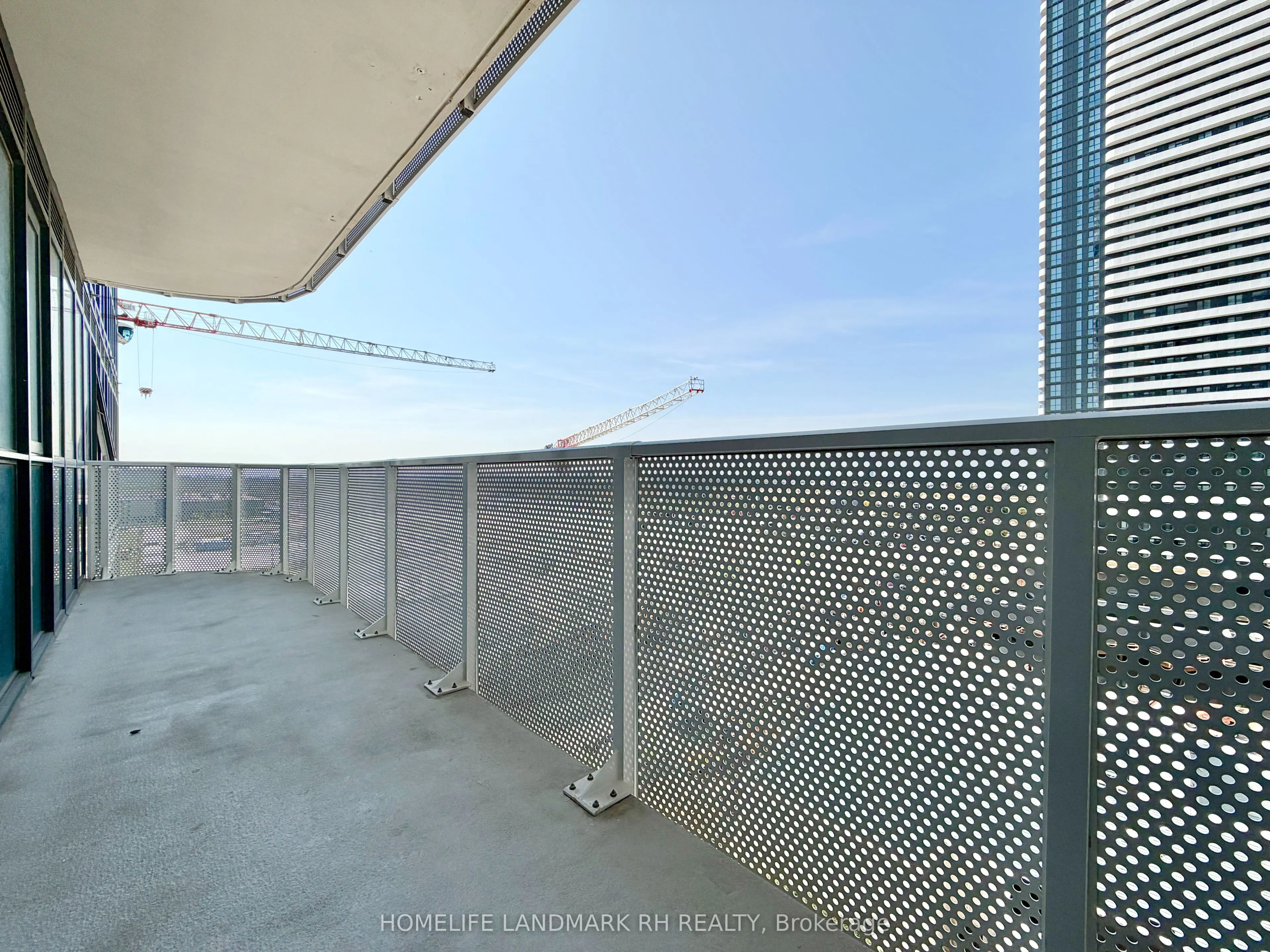 28 Interchange Way, #915