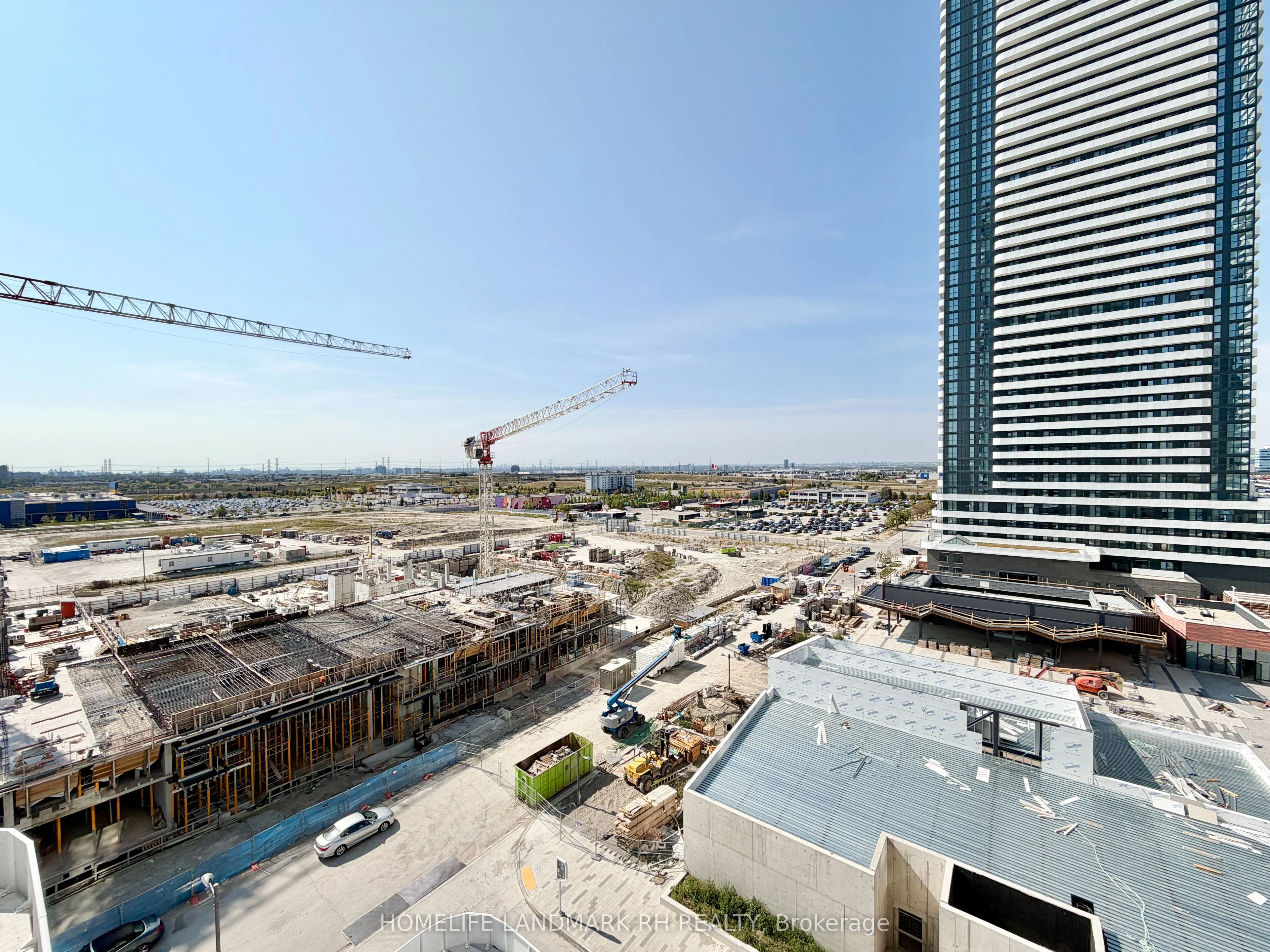 28 Interchange Way, #915