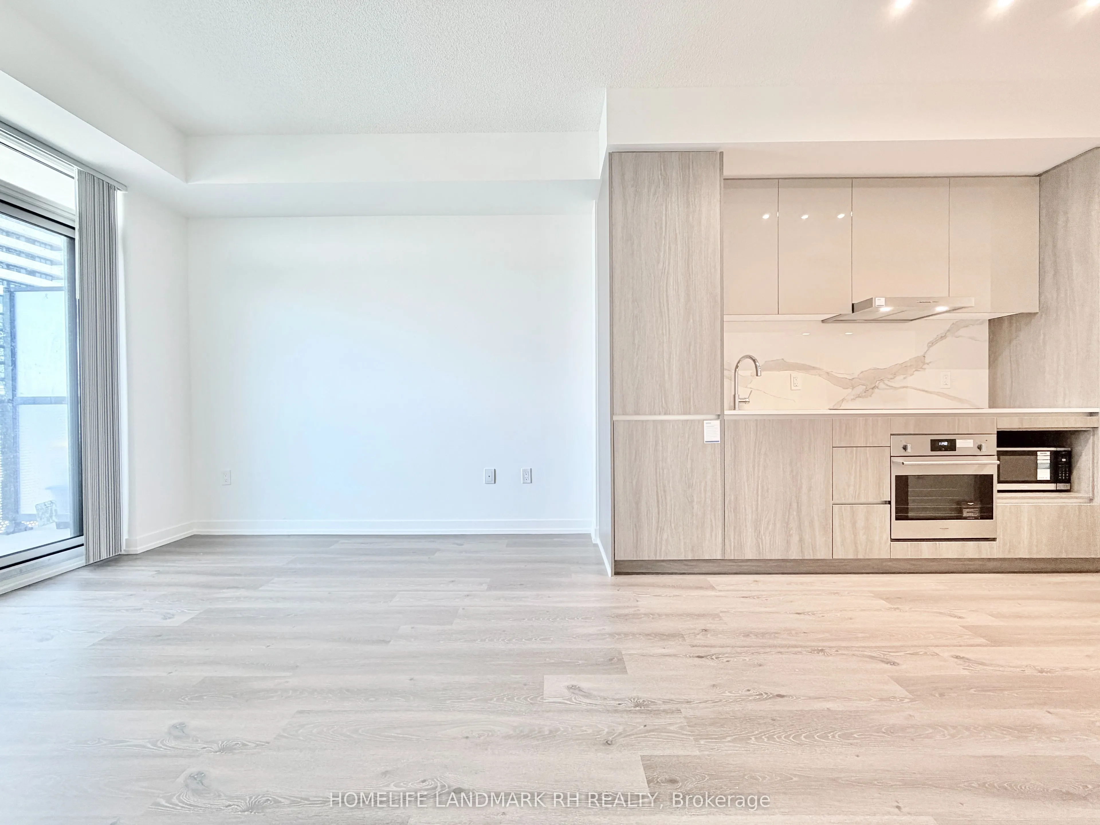 28 Interchange Way, #915