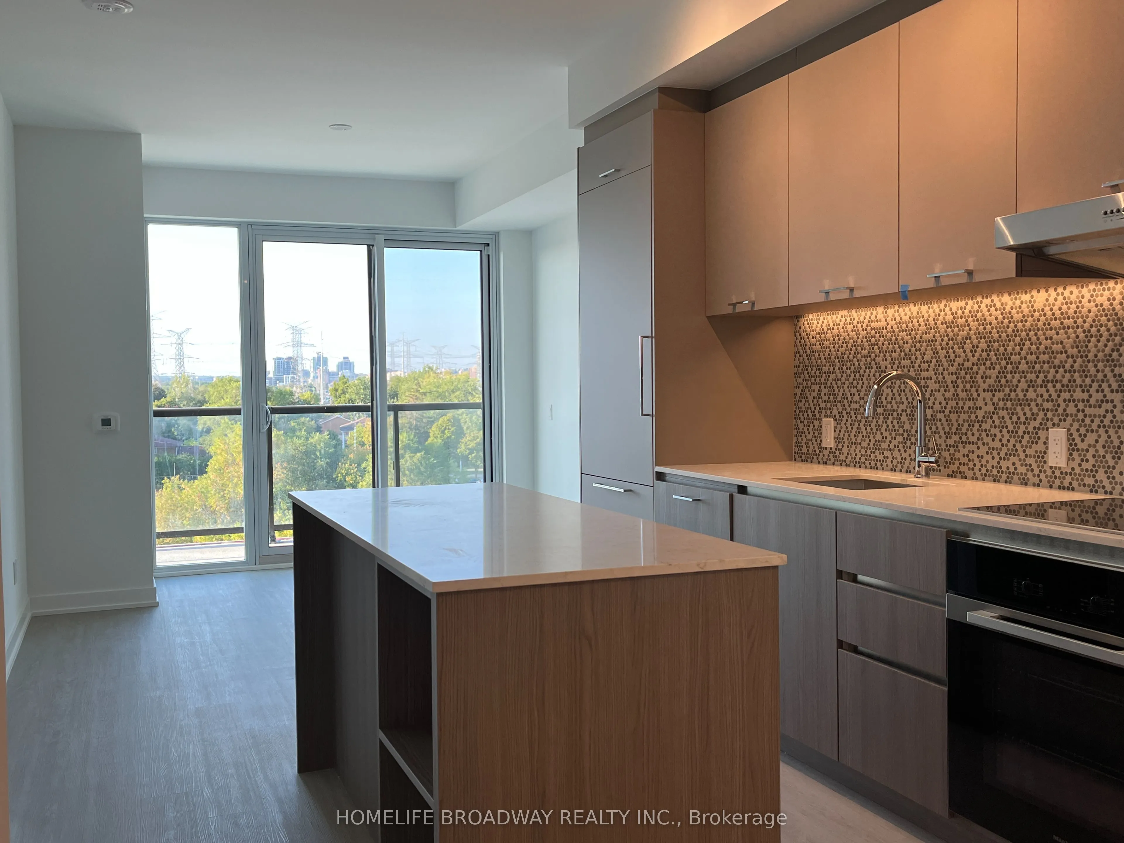 8188 Yonge Street, #706