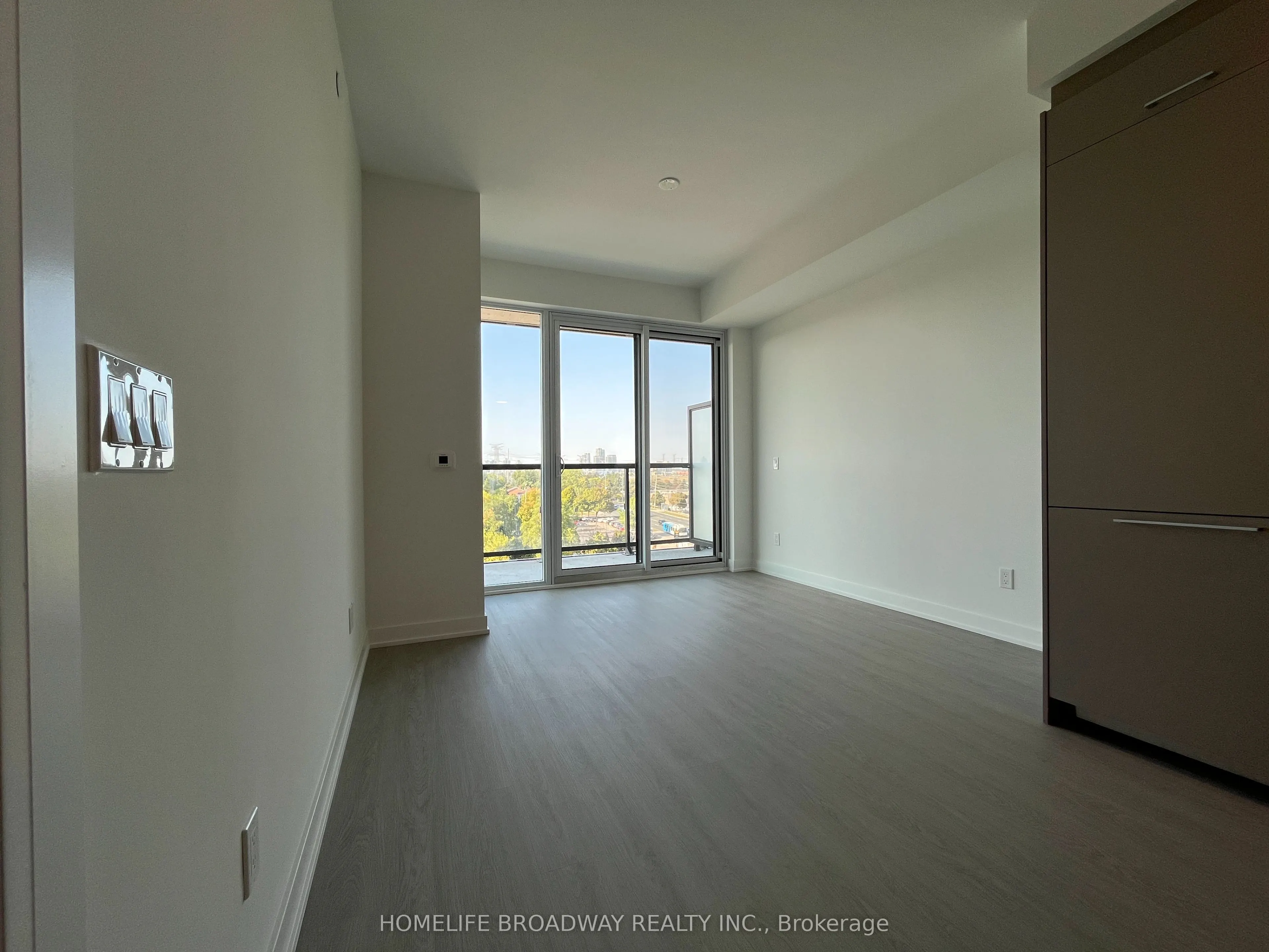 8188 Yonge Street, #706